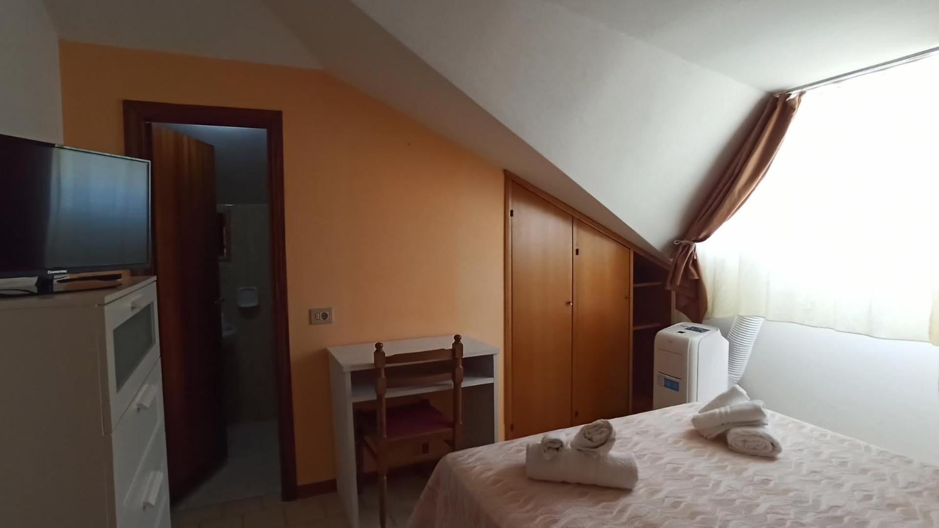 Double Room - Attic photo 3