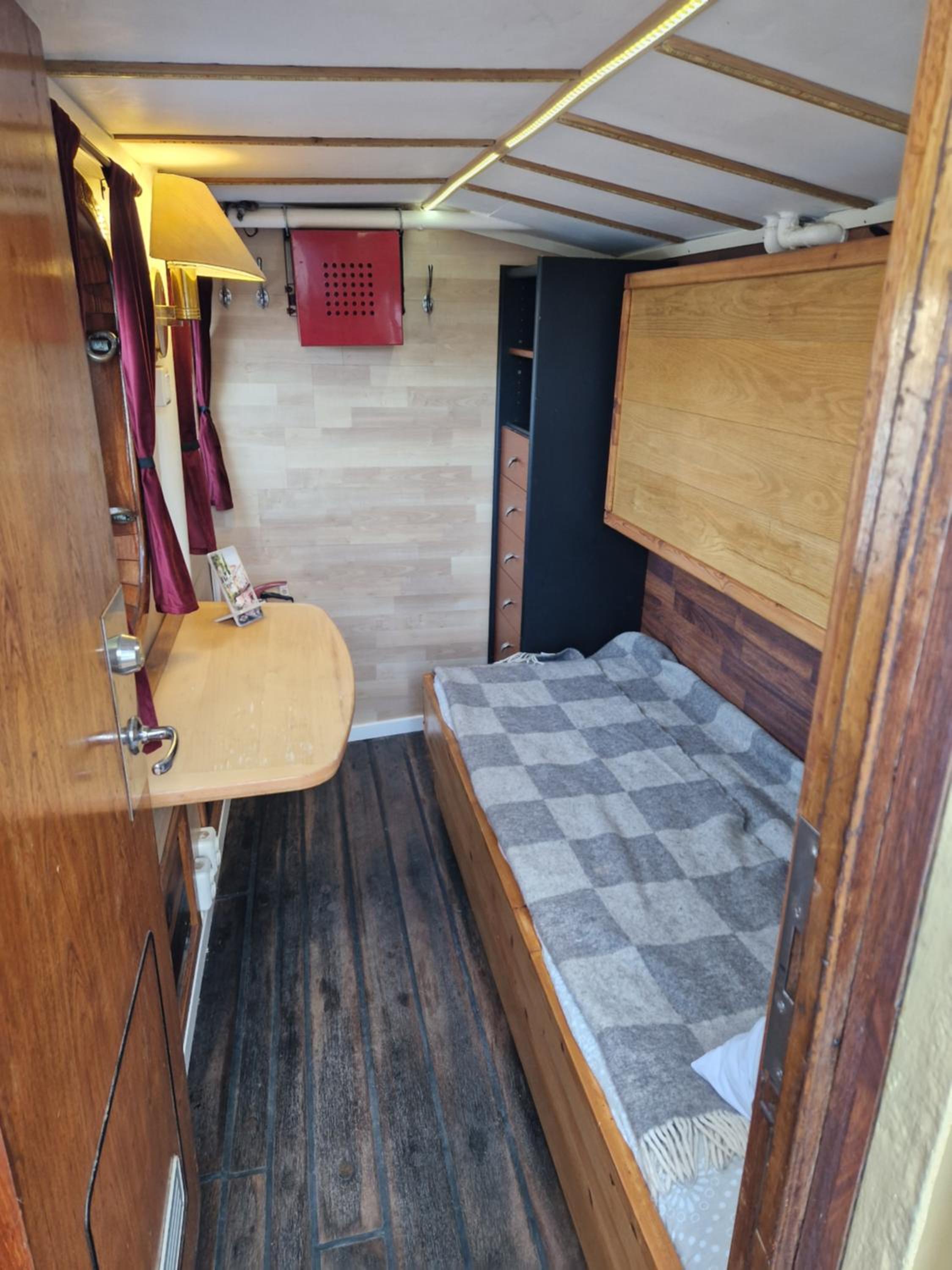 Twin Room with Lake View photo 1