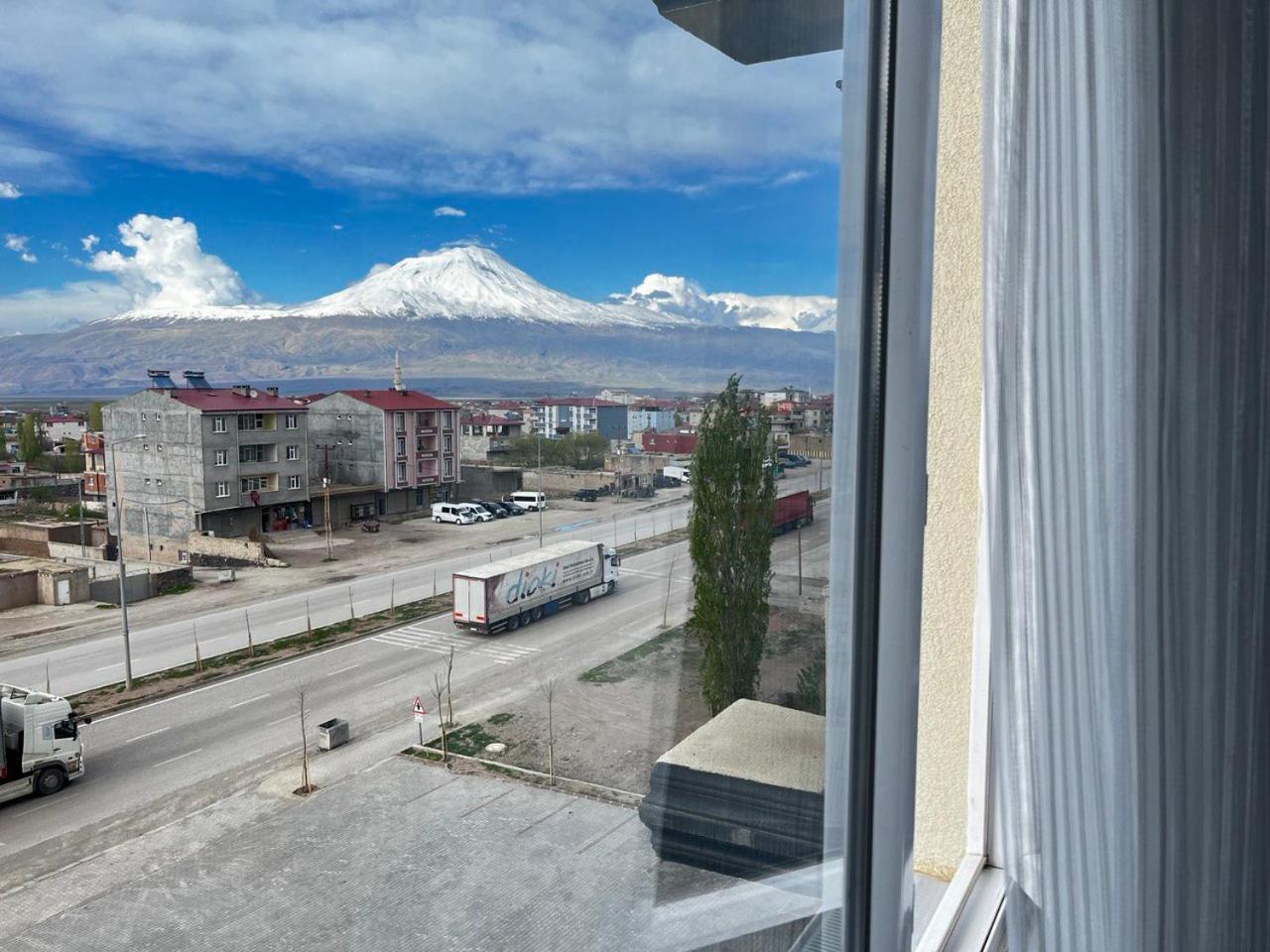 Standard Twin Room with Mountain View - Photo 7