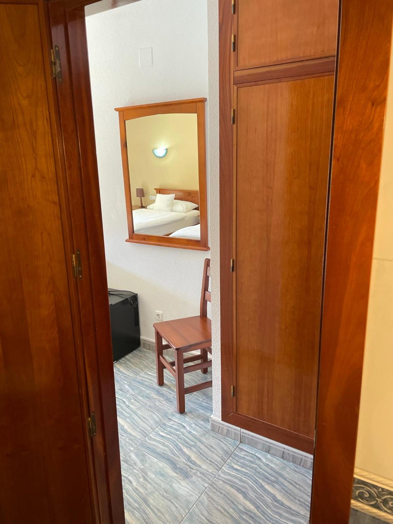 Double Room with Terrace - Photo 16