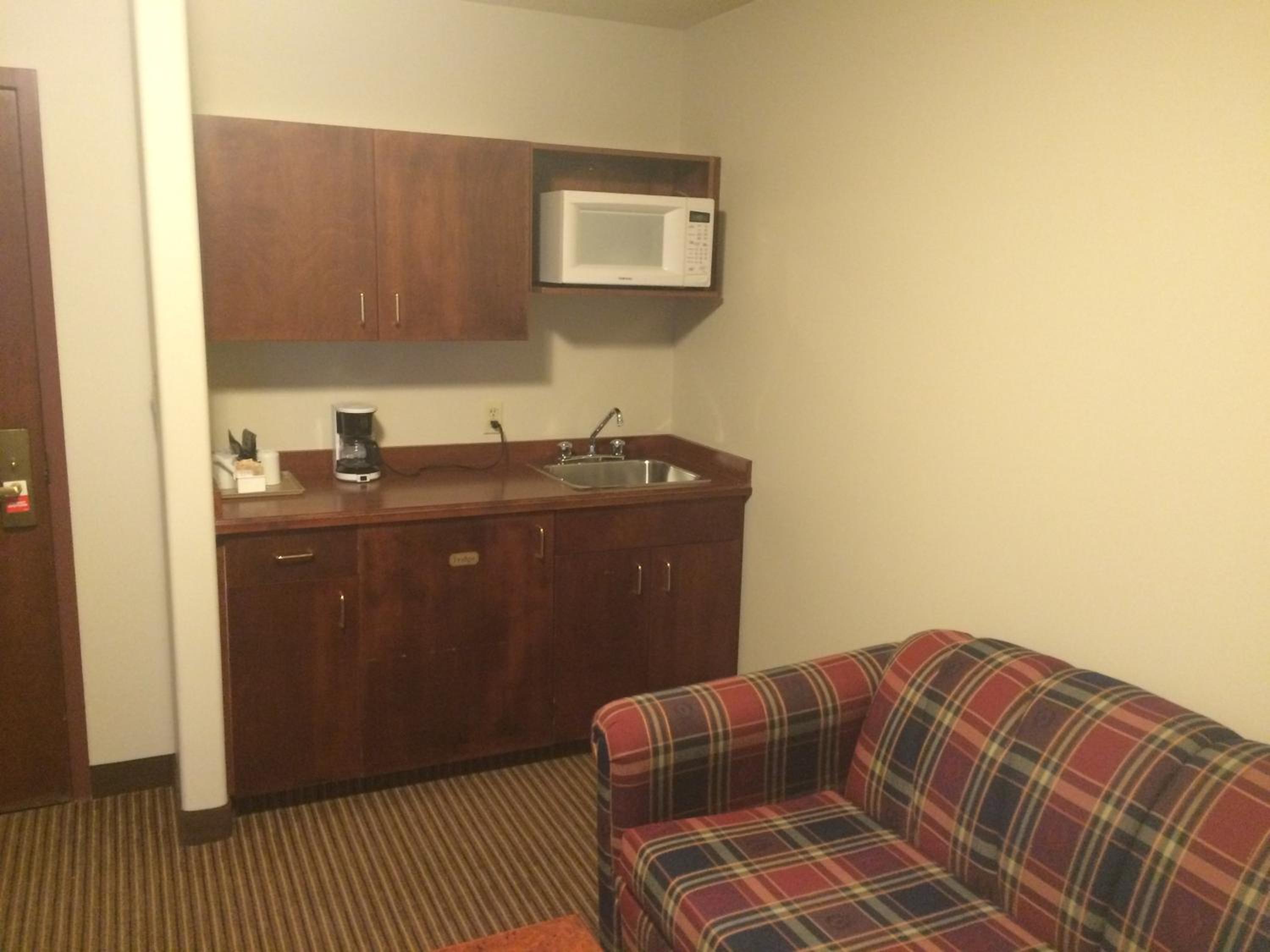 Queen Suite - Photo 2