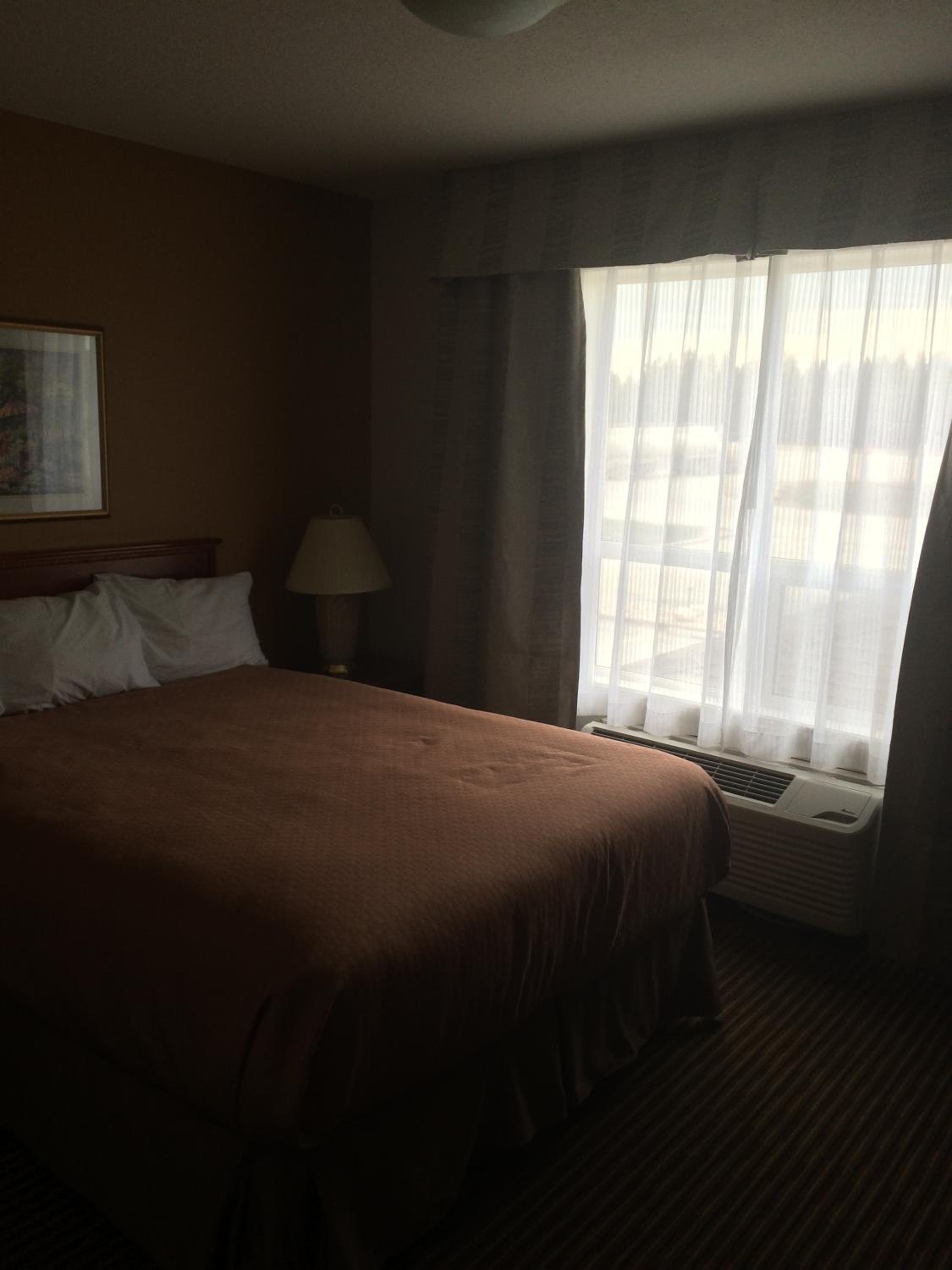 Queen Suite - Photo 3