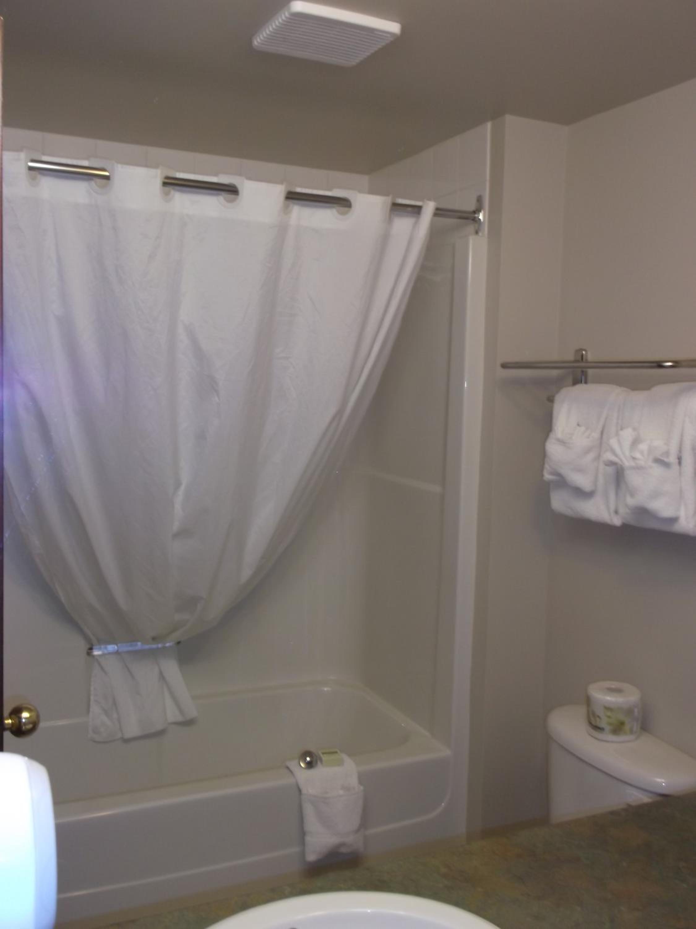King Room with Spa Bath - Photo 3
