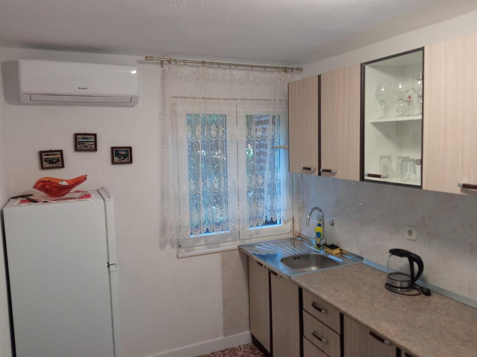 One-Bedroom Apartment with Patio (3 Adults) - Photo 5