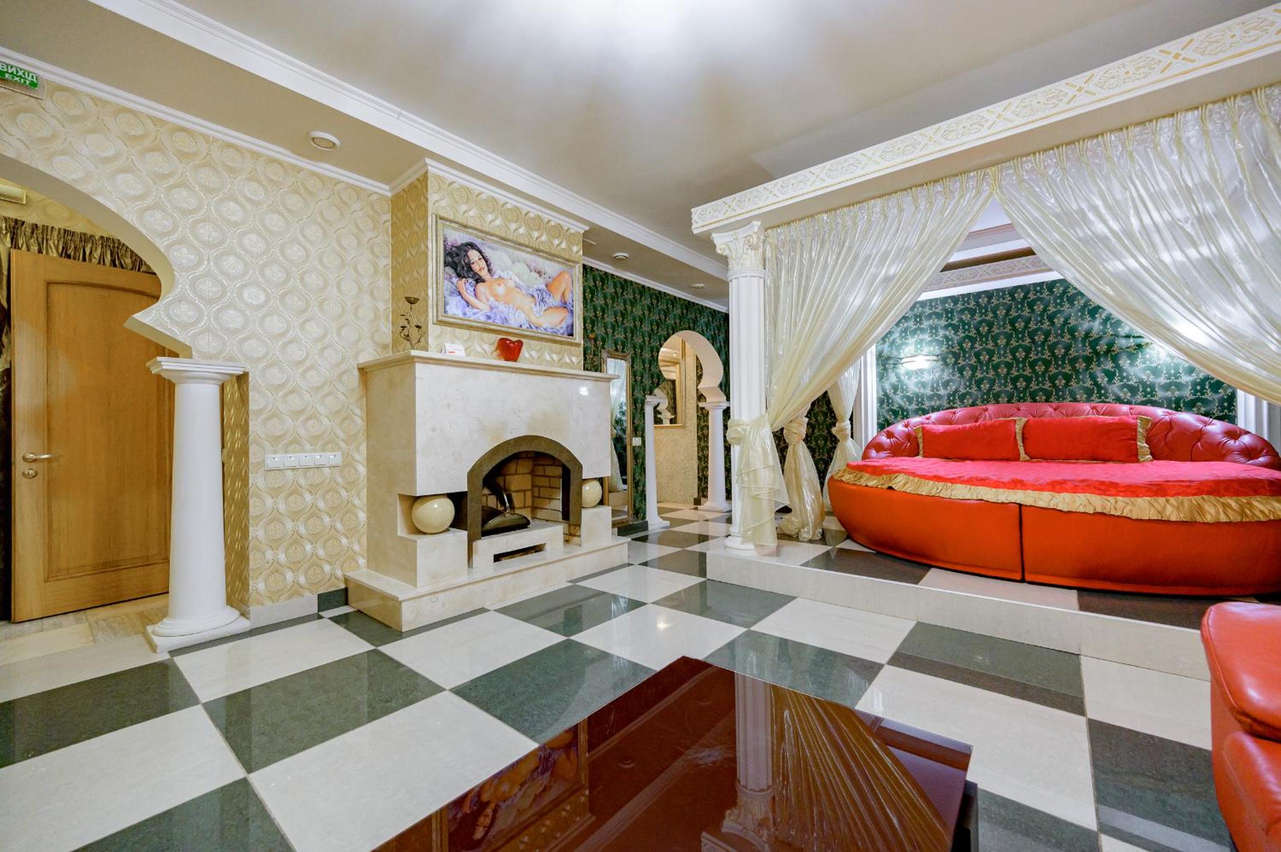 Deluxe King Suite