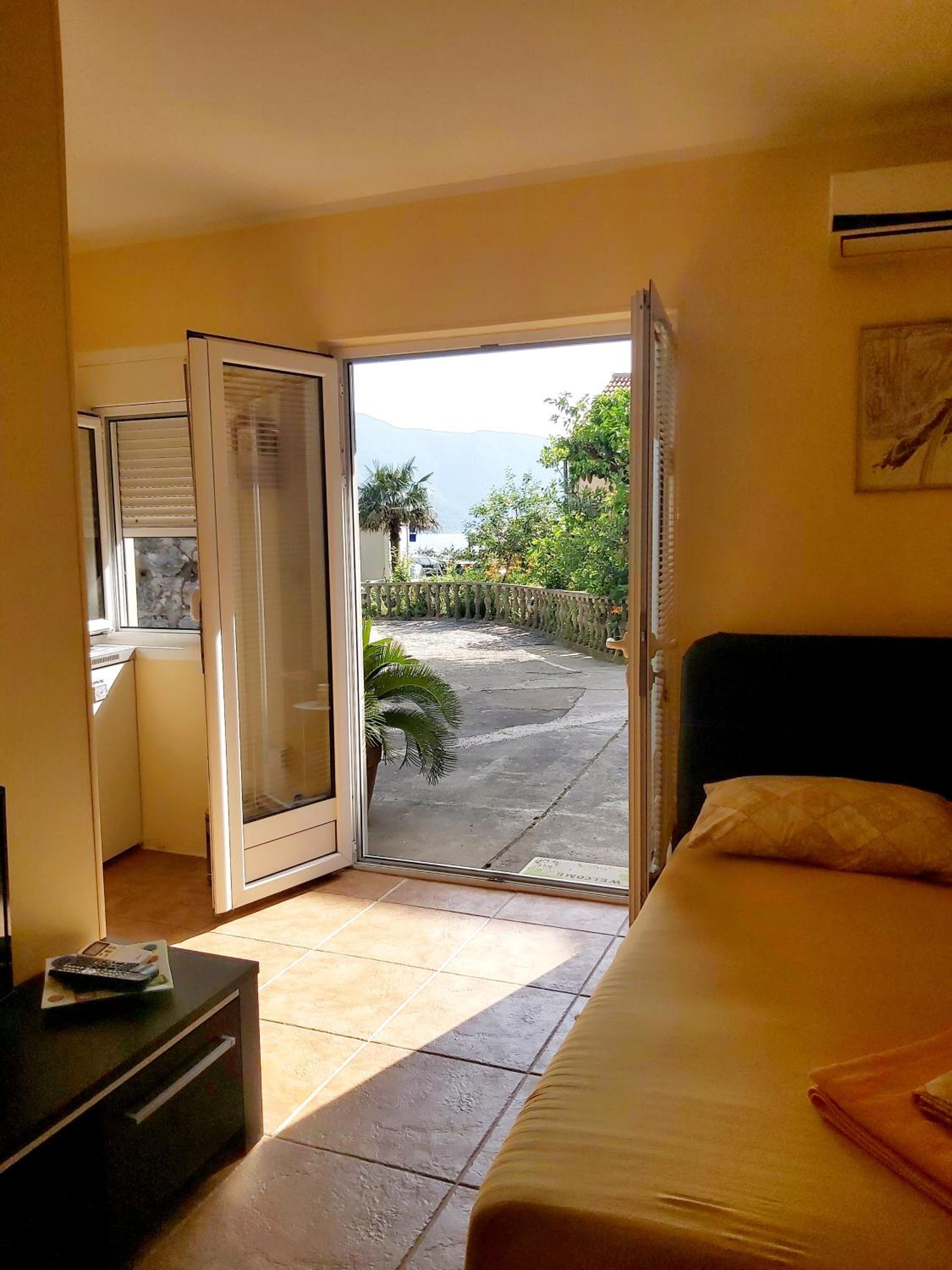 Studio Apartment with Sea View photo 1