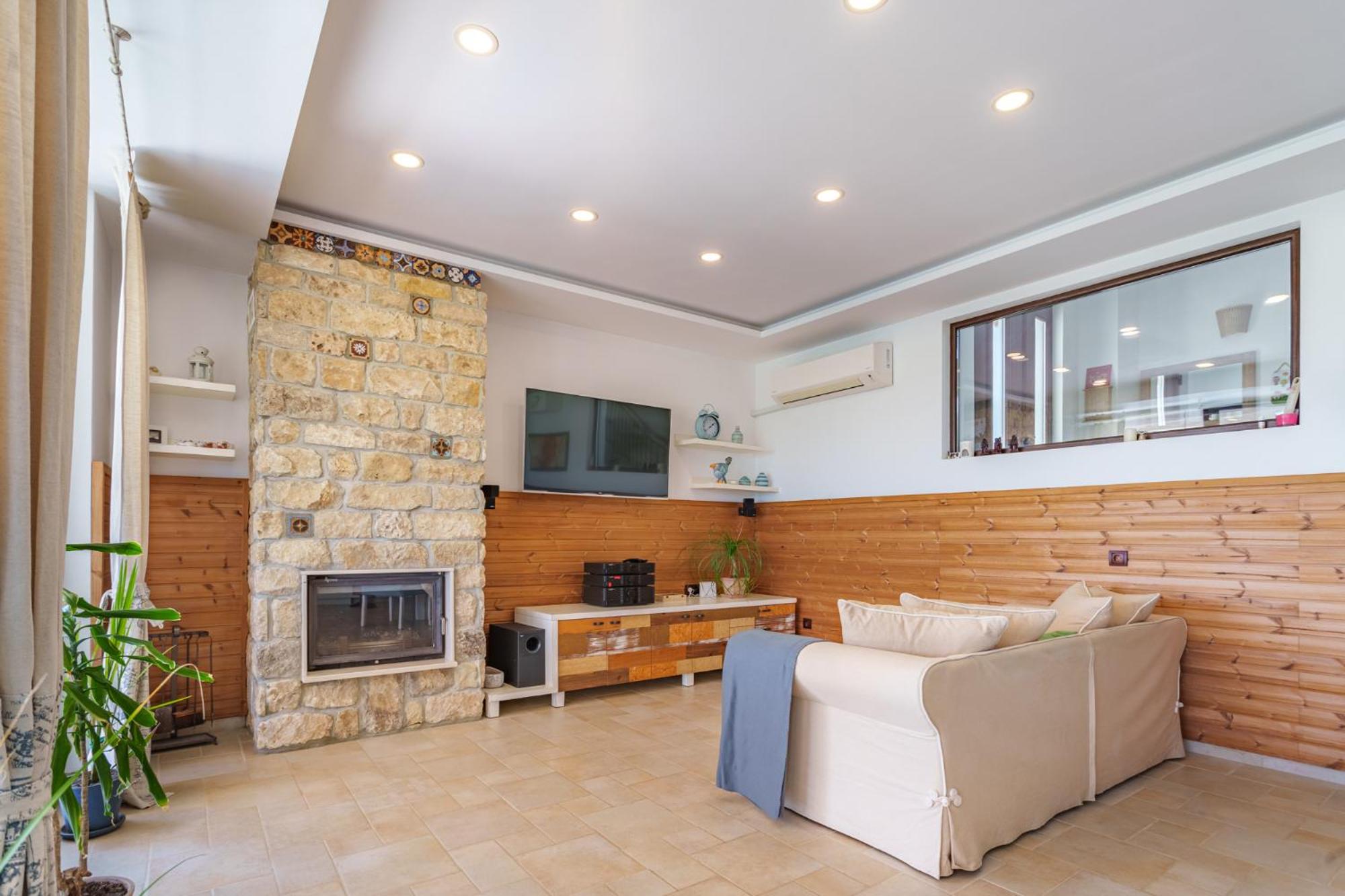 Villa photo 1