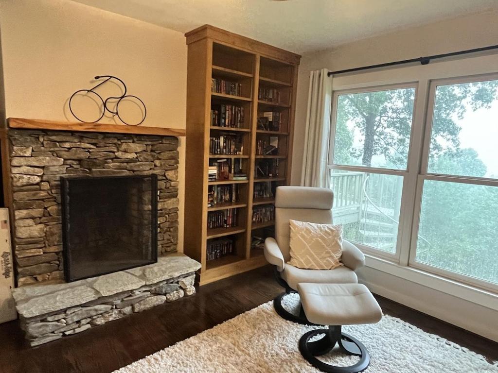 Five-Bedroom House photo 1