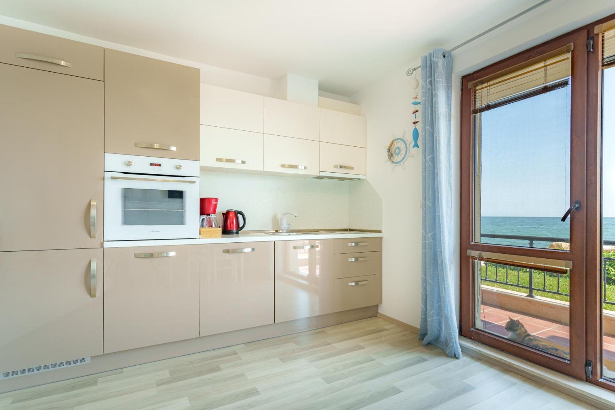 One-Bedroom Apartment - Photo 3