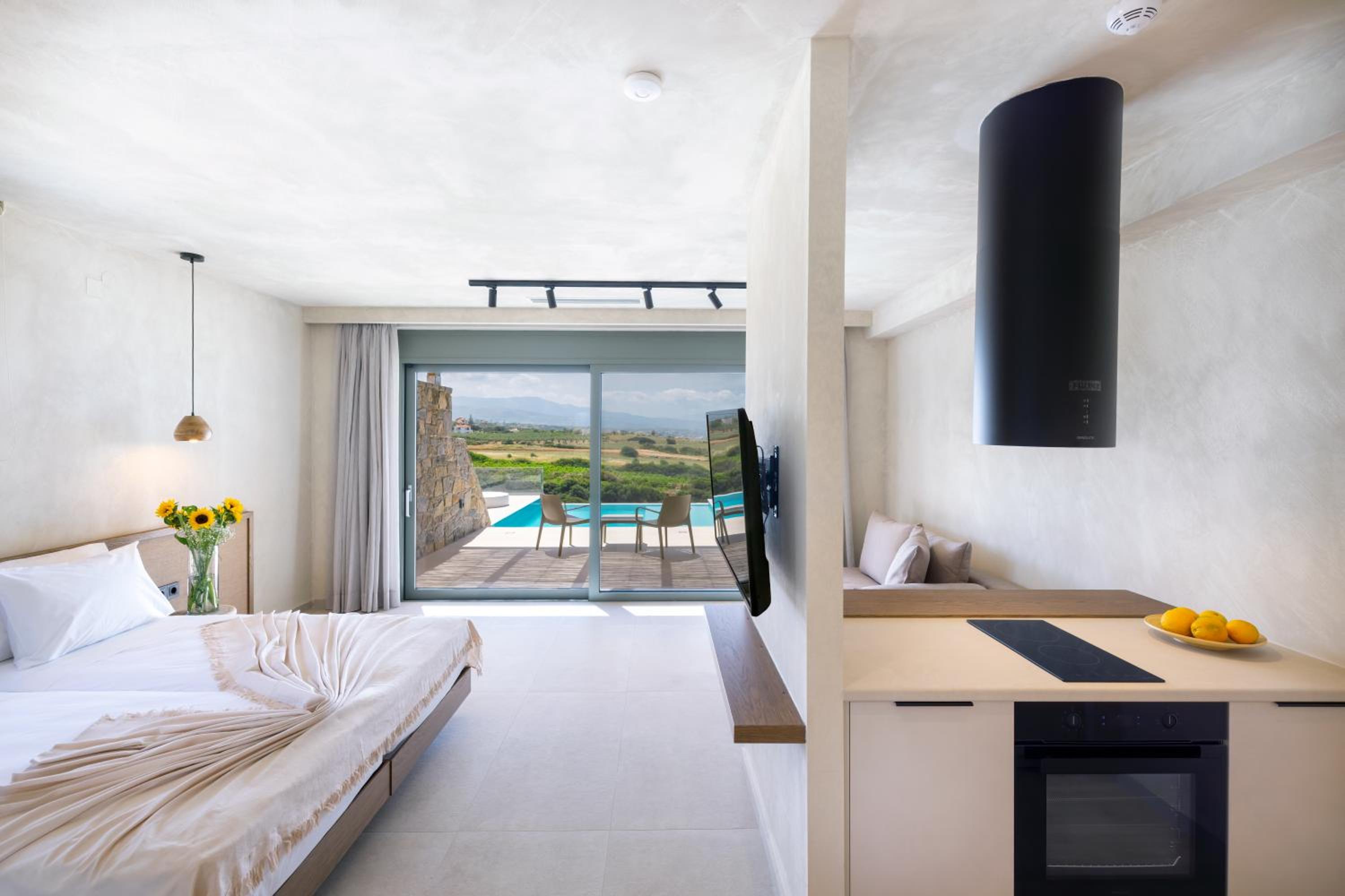 Superior Studio with Individual Pool & Sea View