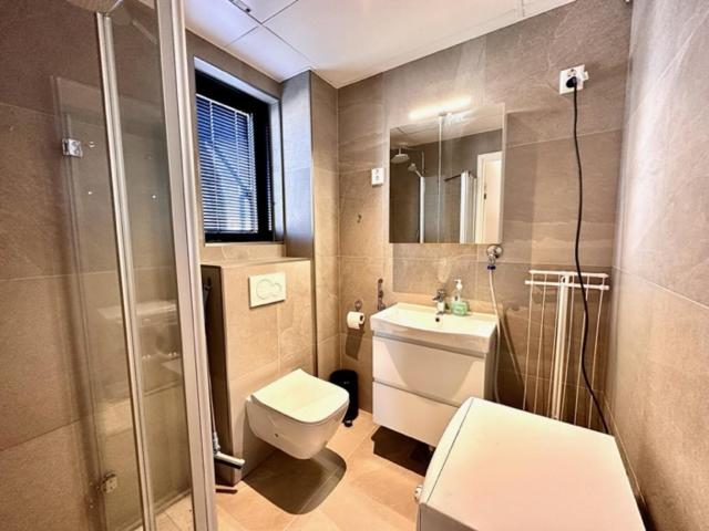 One-Bedroom Apartment - Photo 8