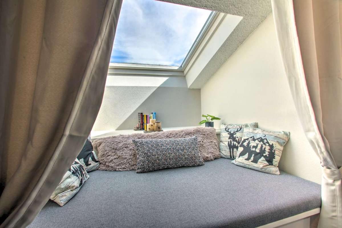 Apartment with Balcony photo 1