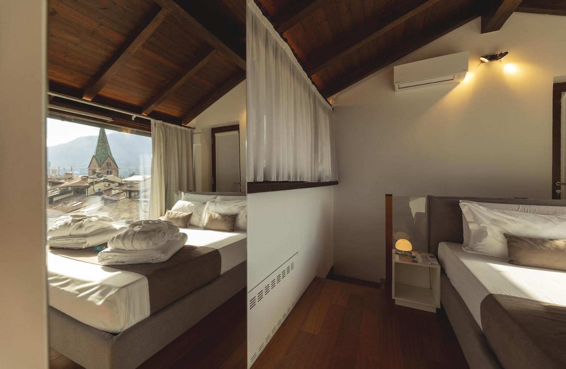 Deluxe Junior Suite photo 3
