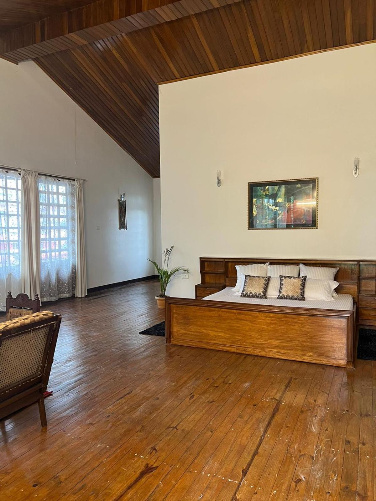 Queen Room with Balcony photo 1