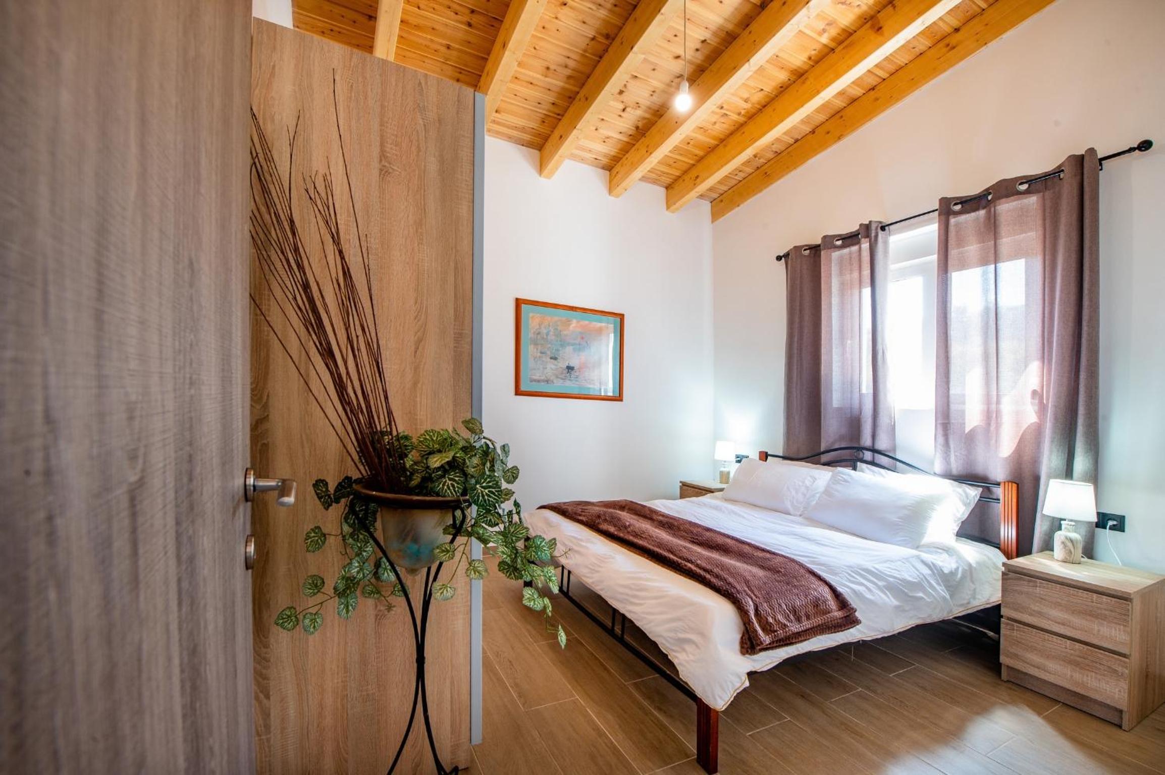 One-Bedroom House photo 1