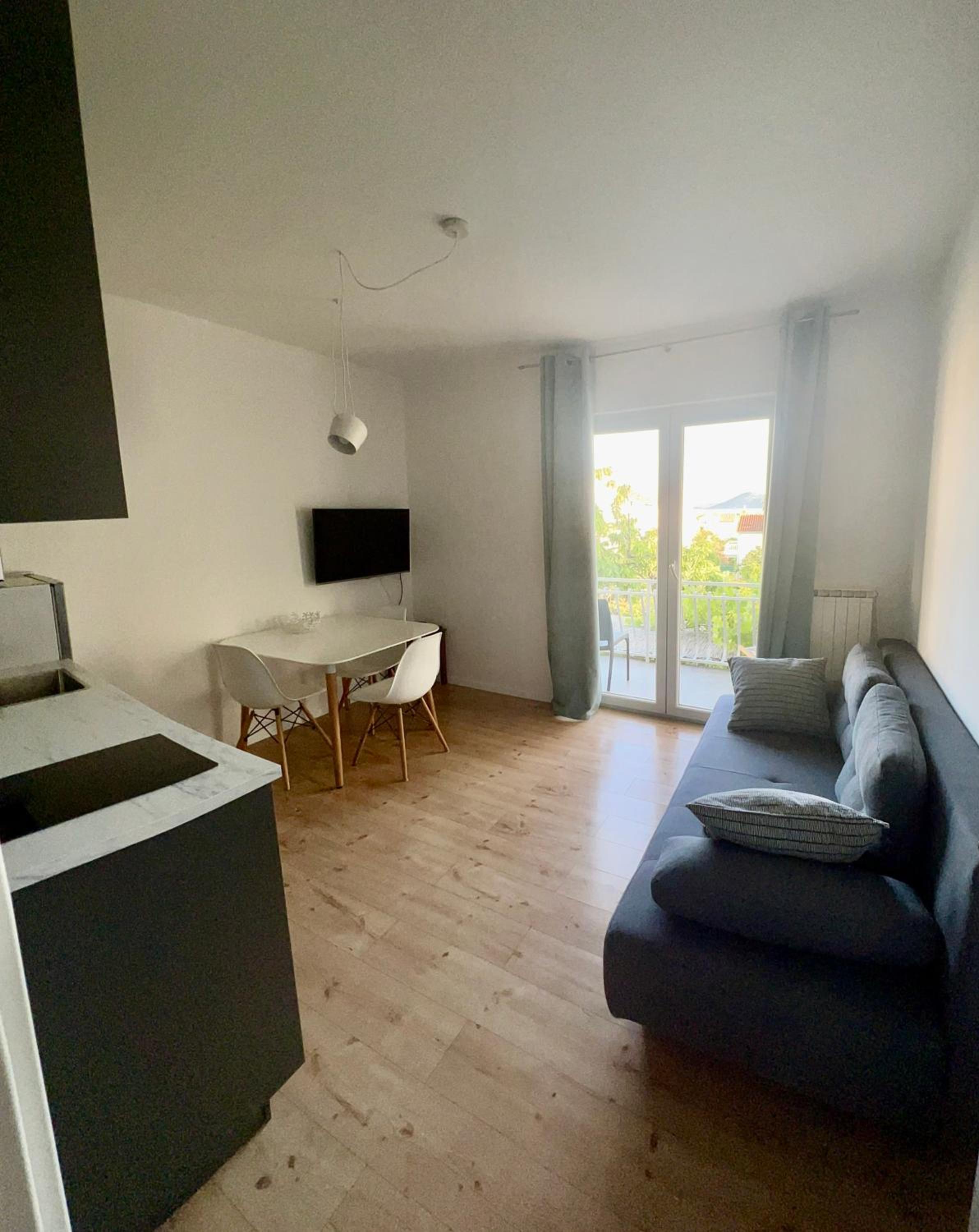 Apartment with Balcony photo 1