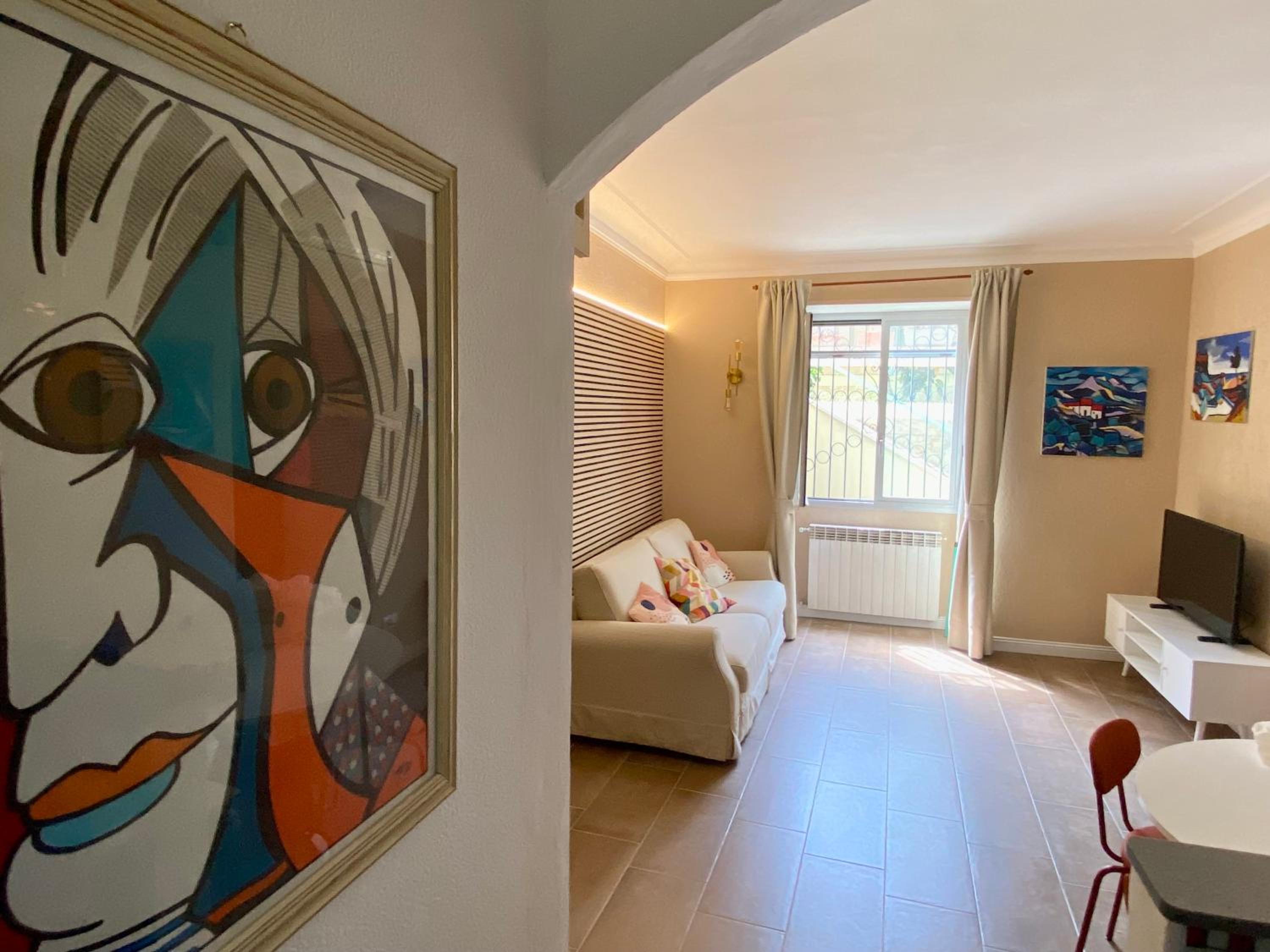One-Bedroom Apartment