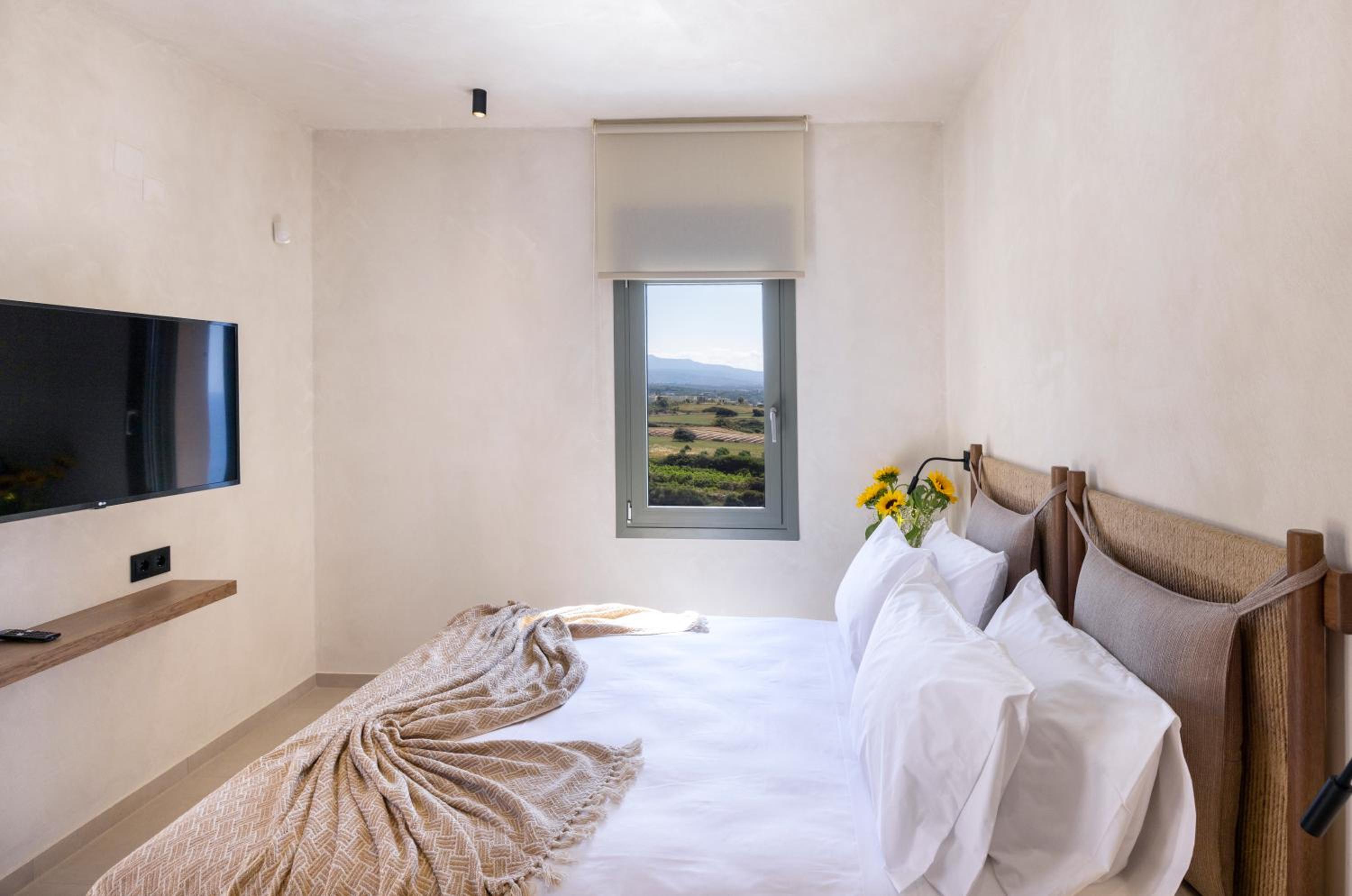 Maisonette Suite with Individual Pool & Sea View