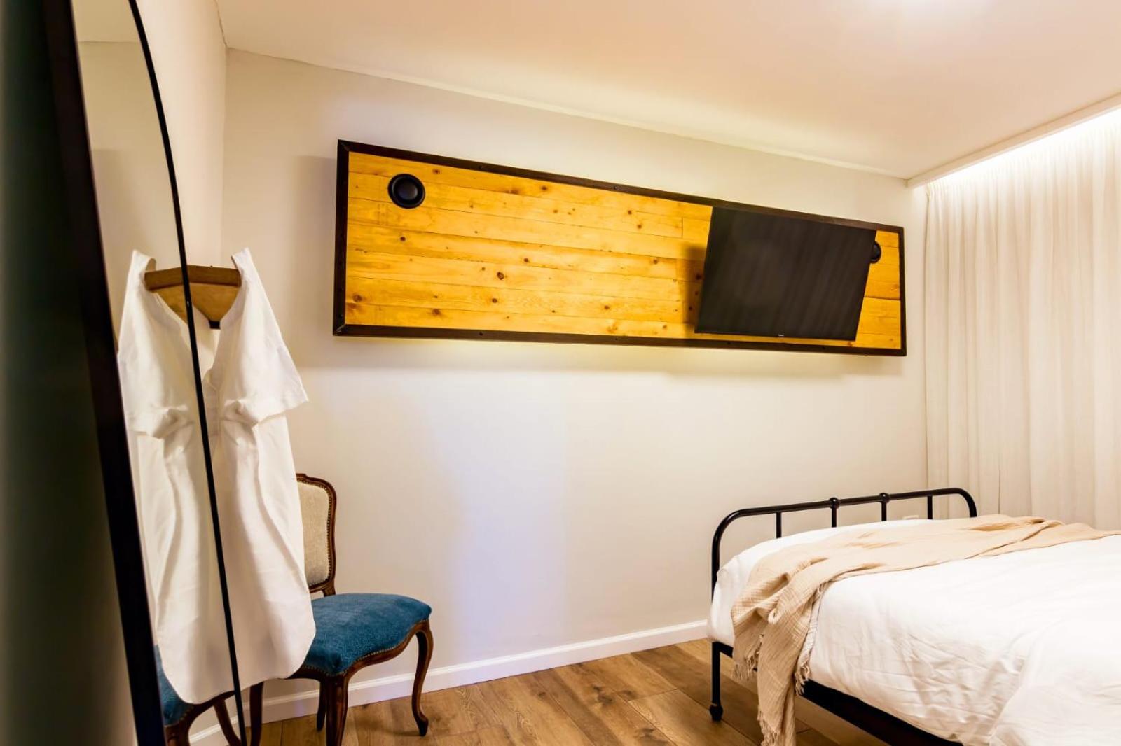 King Room with Balcony photo 1