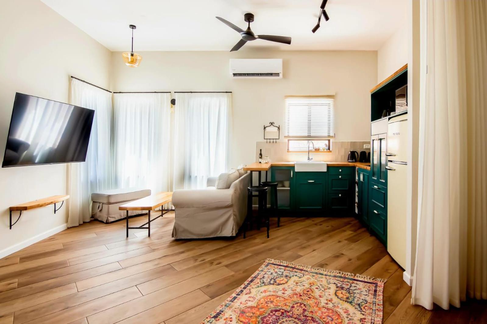 King Room with Mountain View photo 3