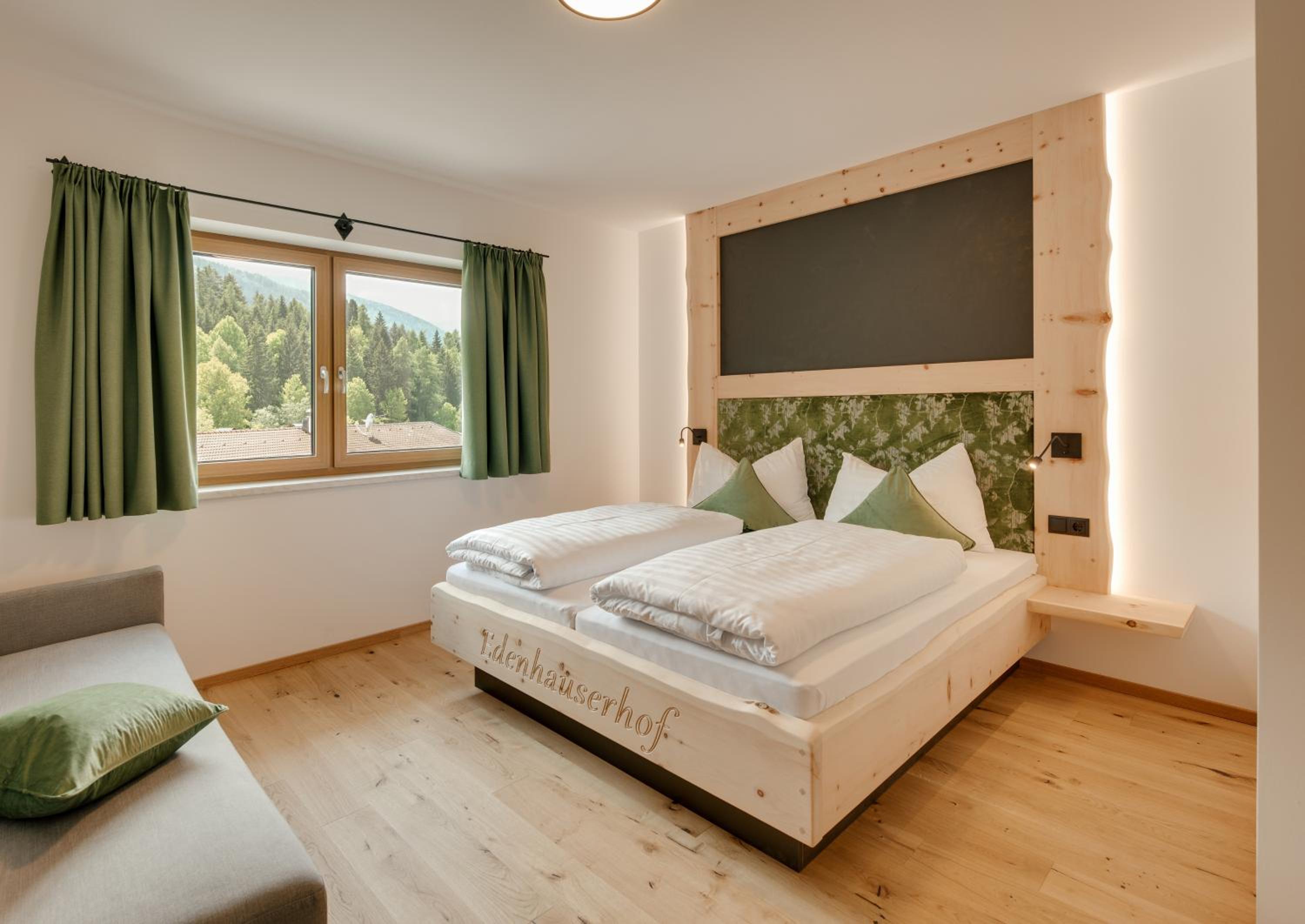 Apartment with Lake View