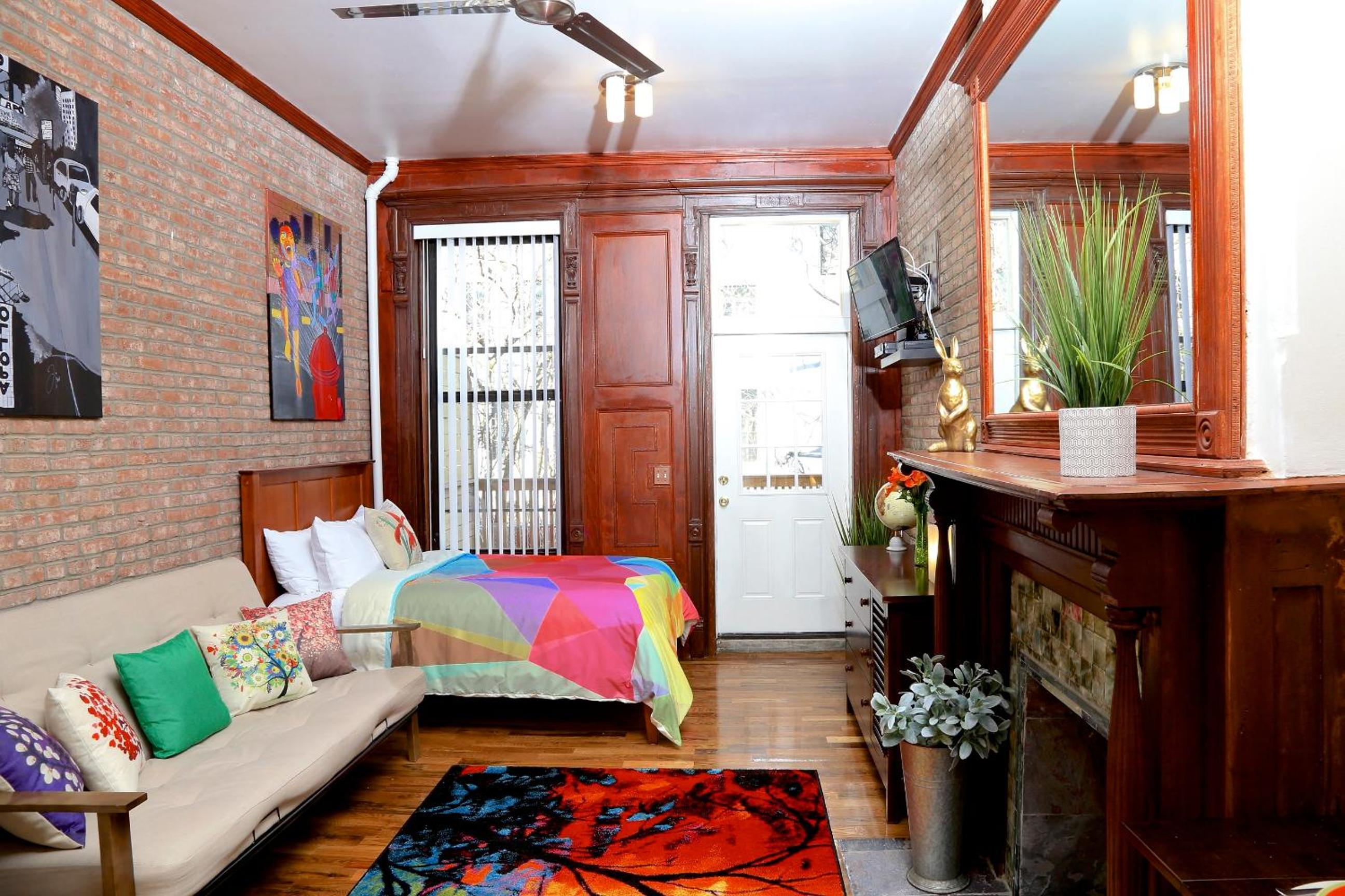 Studio with Balcony photo 1