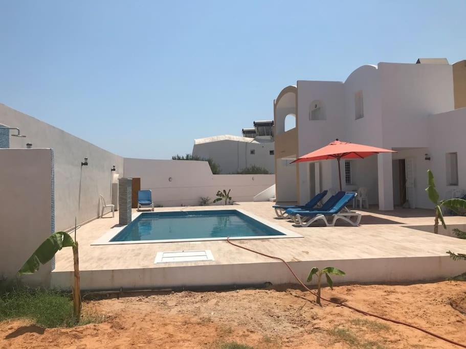 Villa photo 2