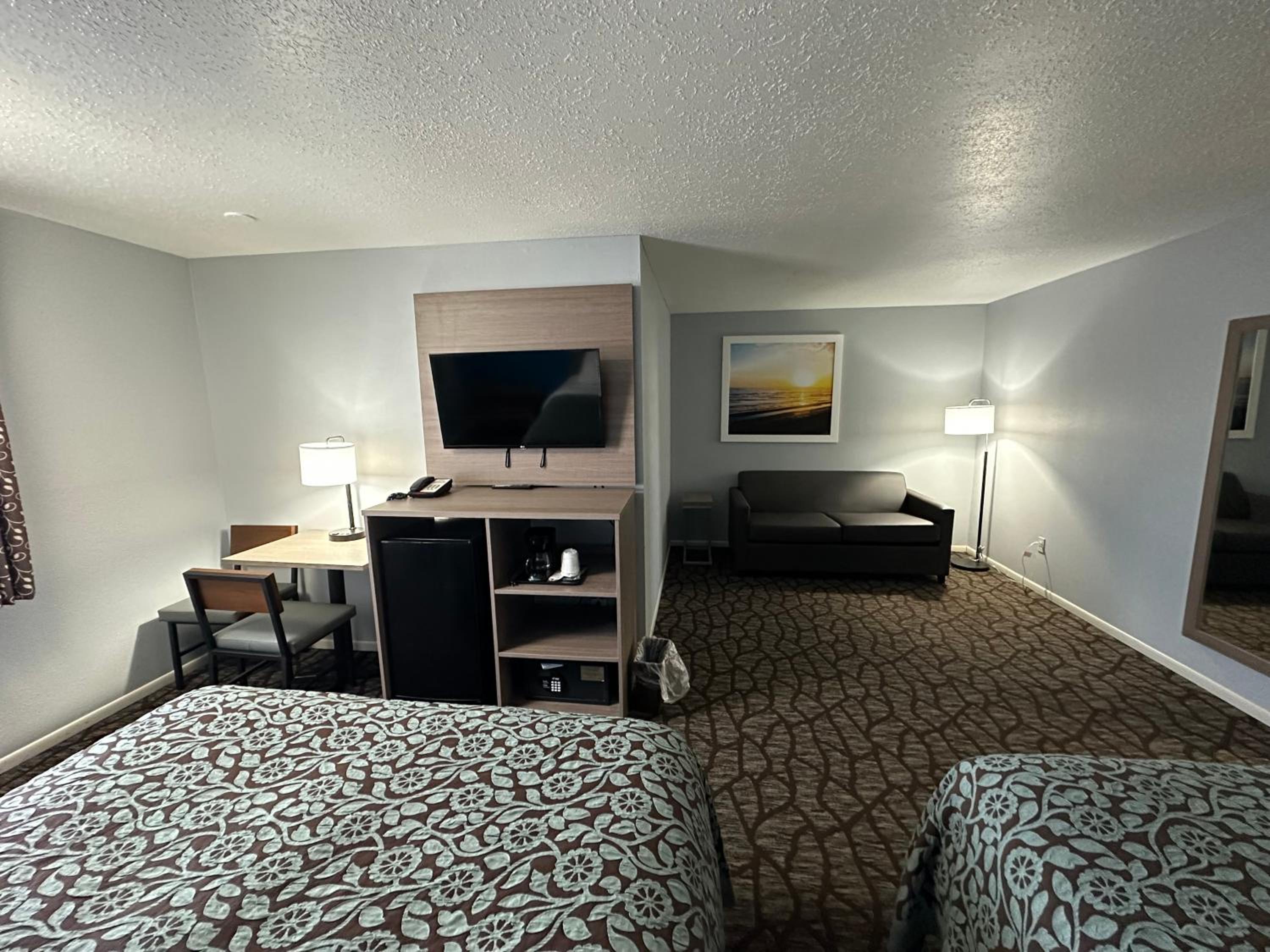 Suite with Two Queen Beds - Non-Smoking - Photo 1