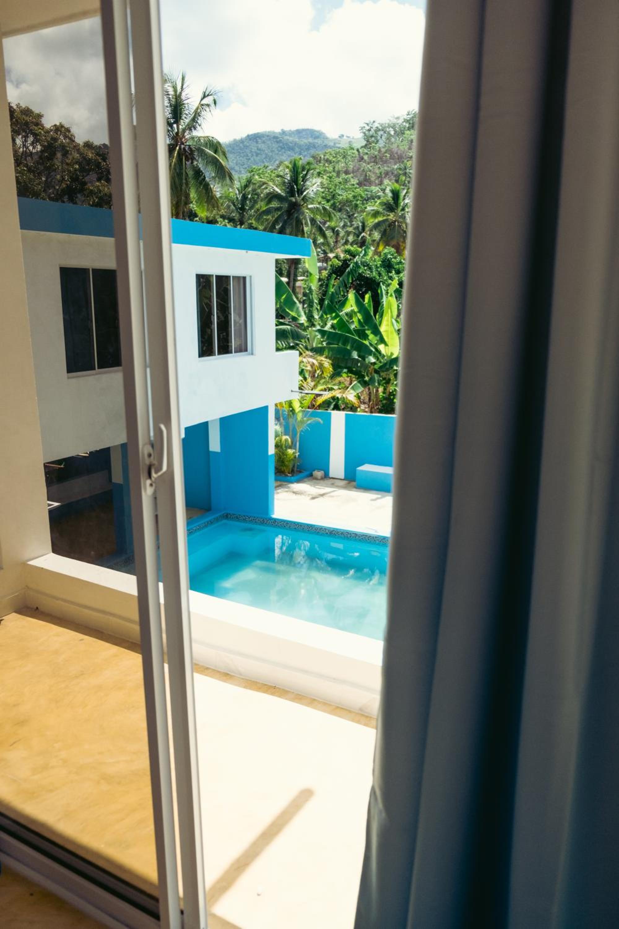 Double Room with Pool View photo 3