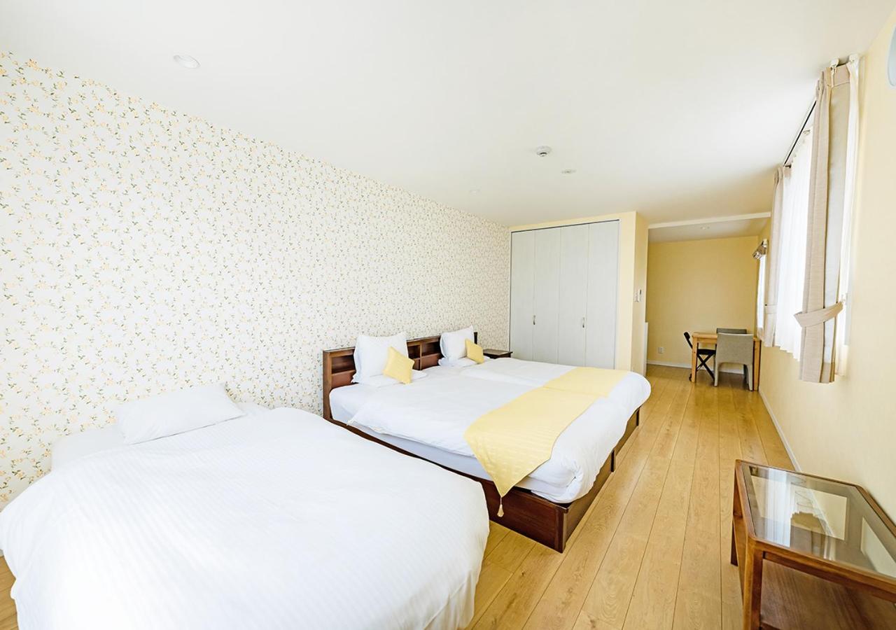 Twin Room with Extra Bed - Photo 4