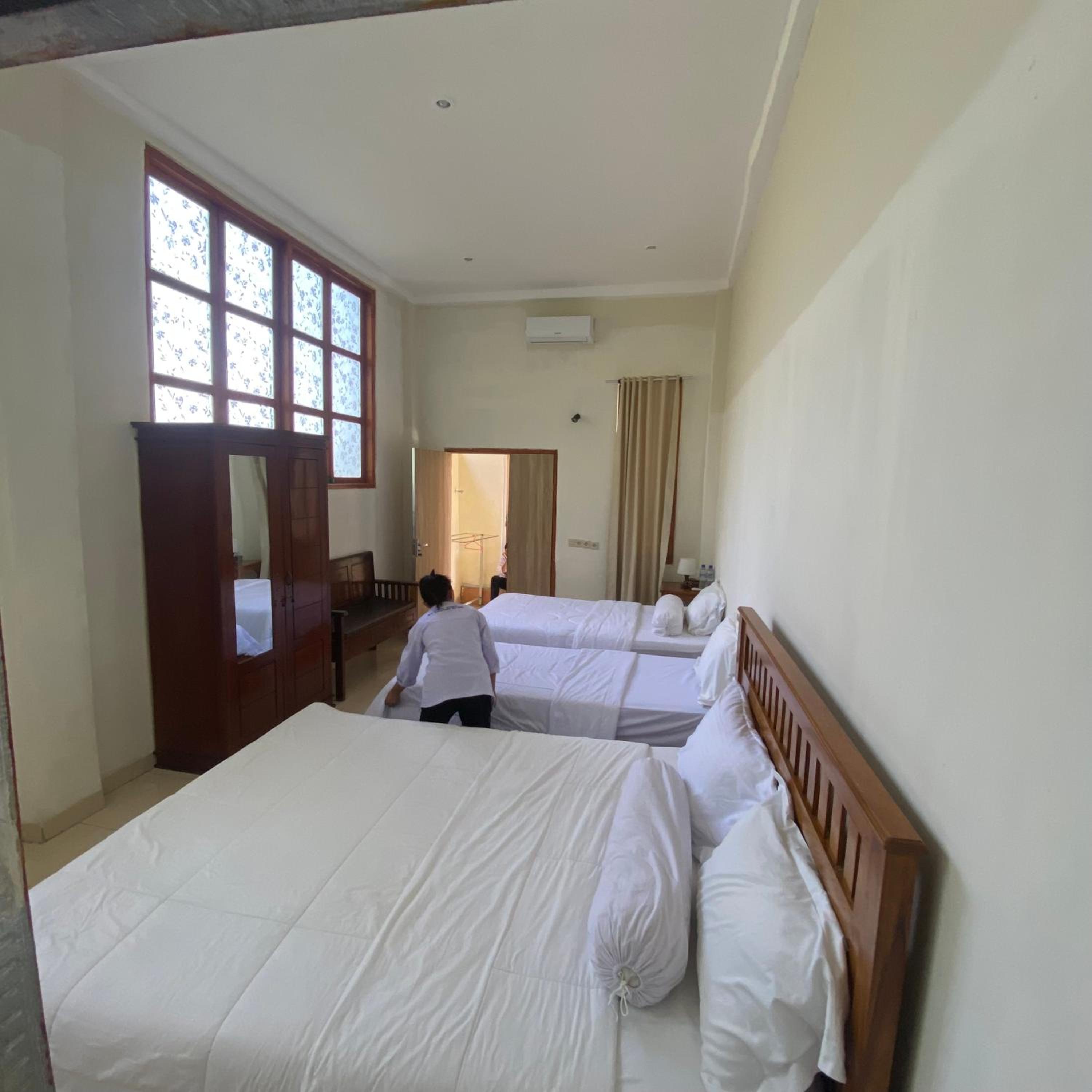 Deluxe Family Room - Photo 2