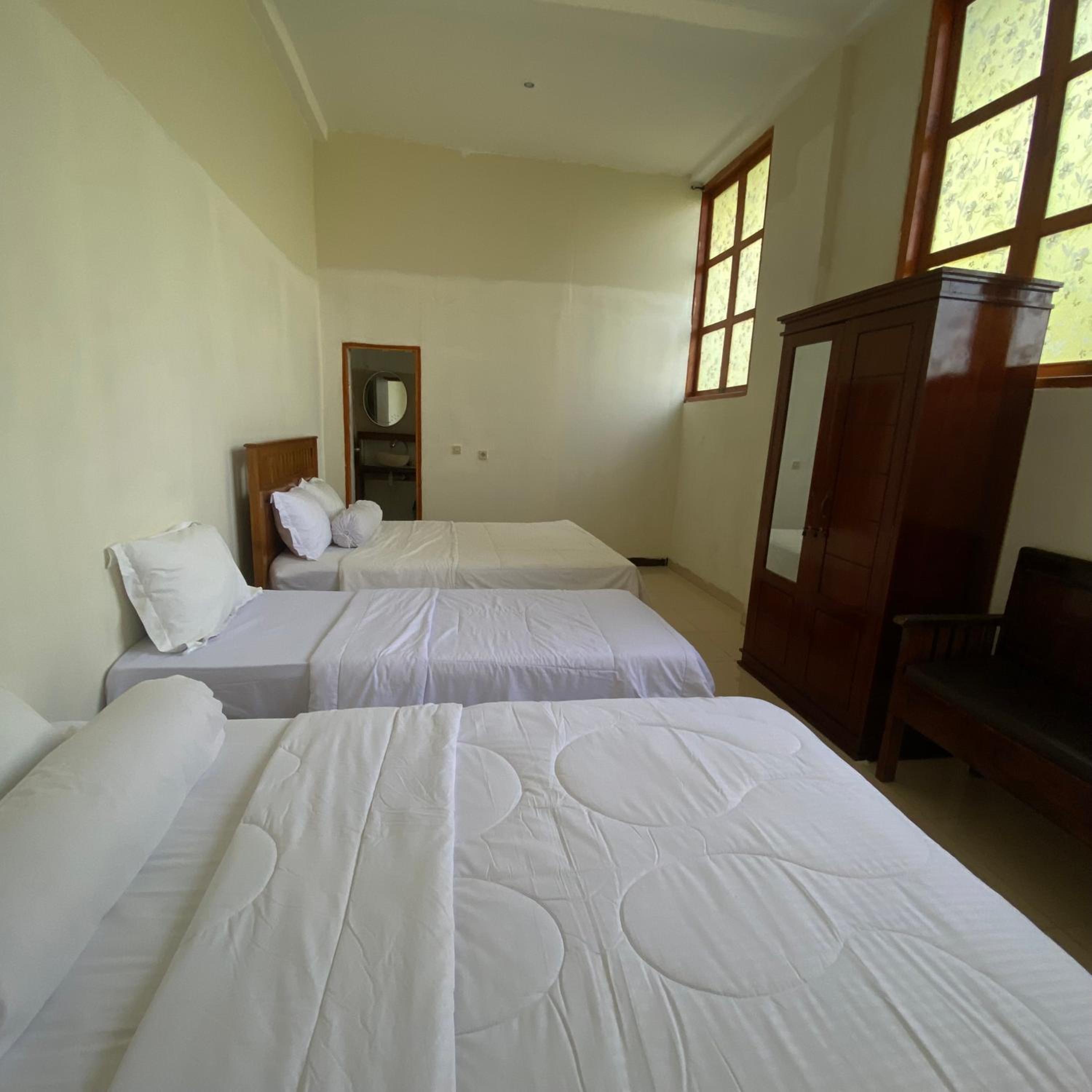 Deluxe Family Room - Photo 22