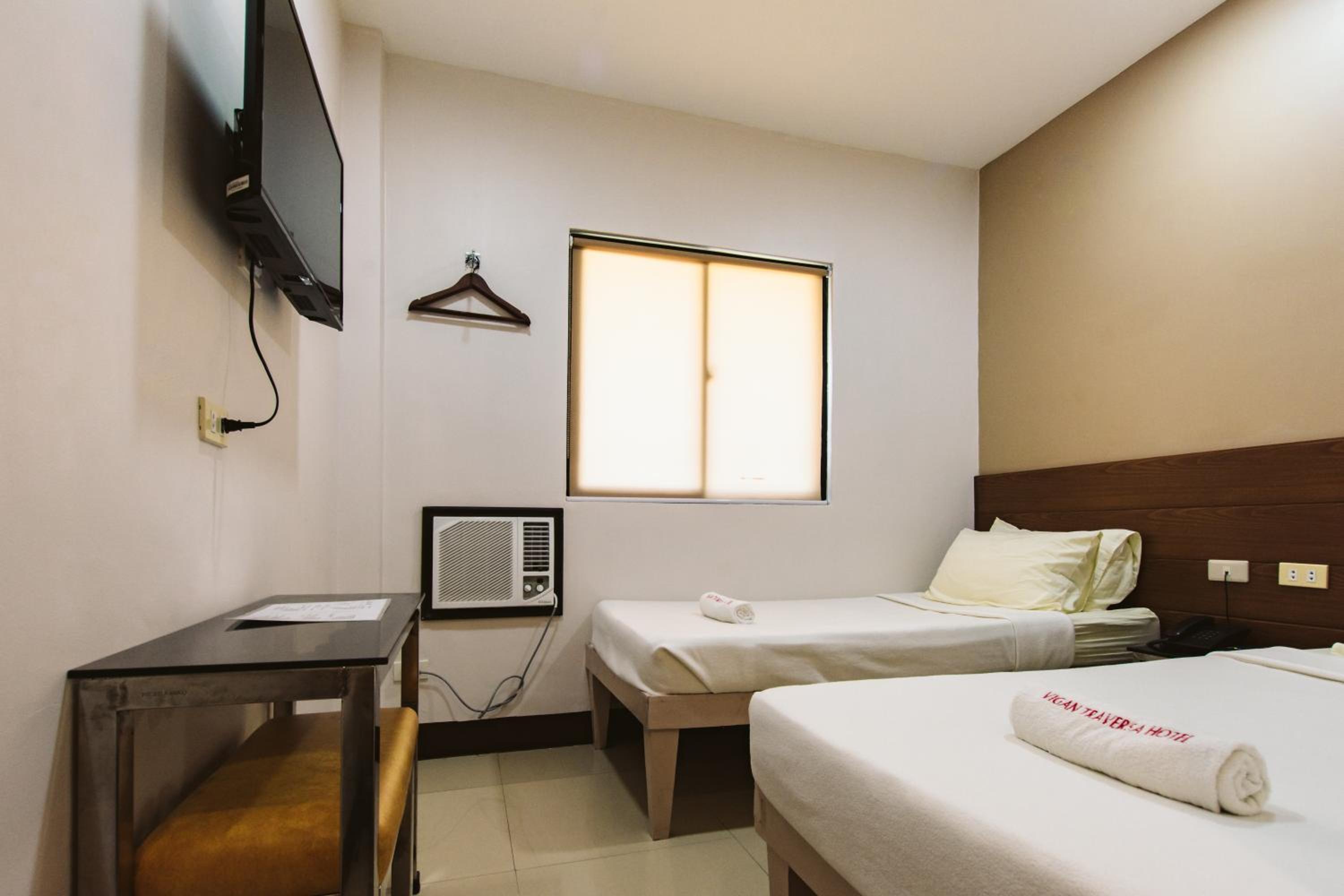 Standard Twin Room - Photo 3