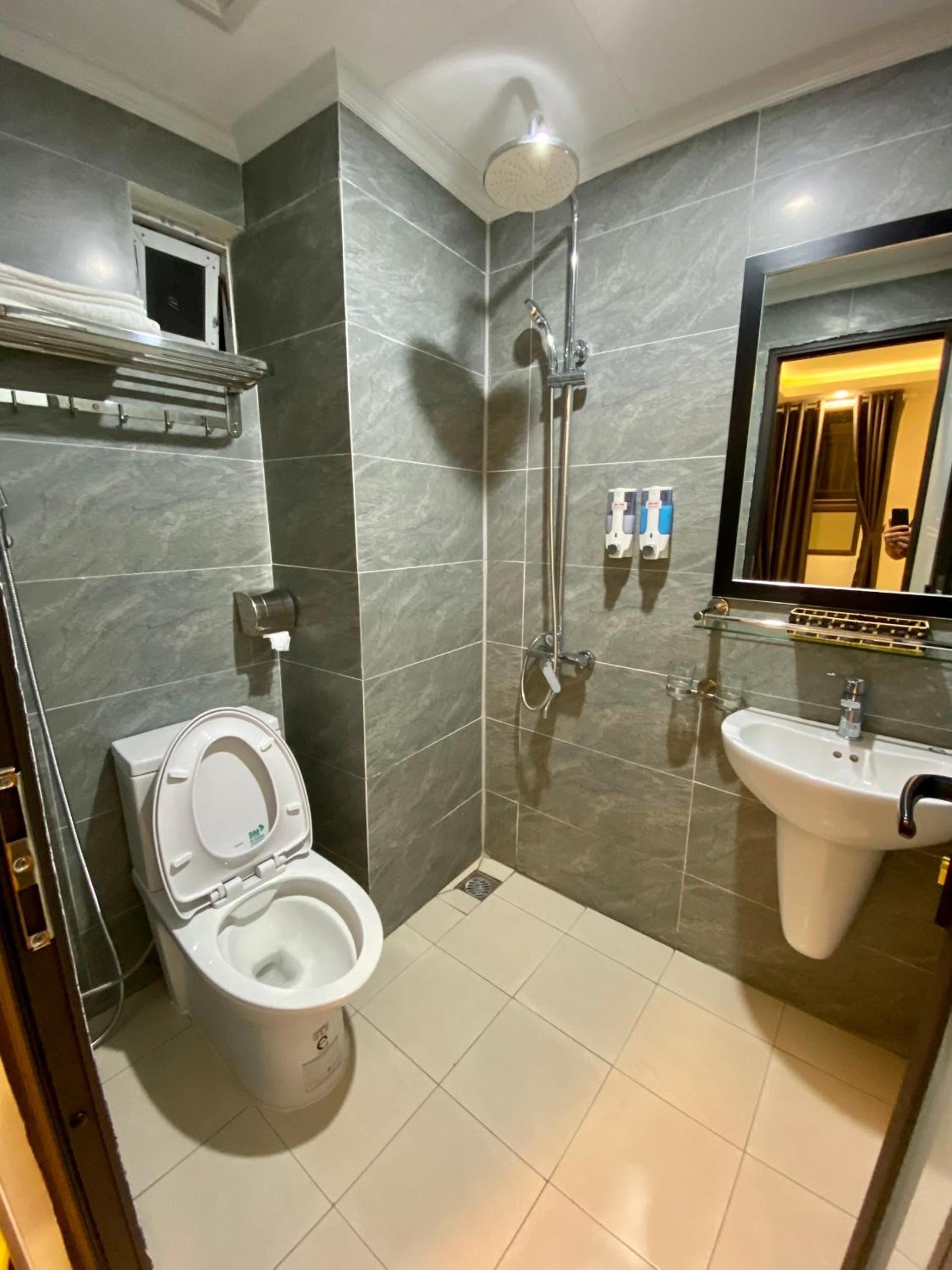 Deluxe King Room photo 2