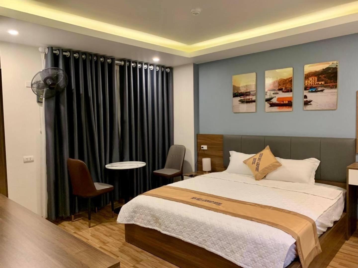 Superior King Room photo 2