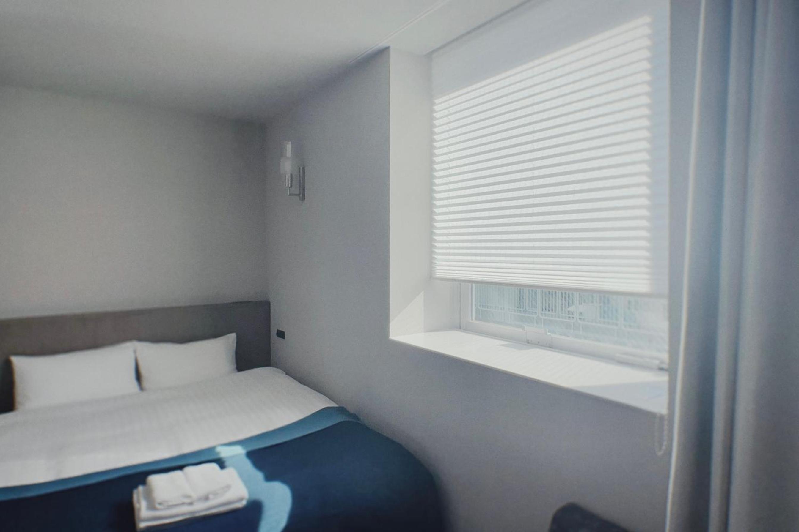 Standard Queen Room photo 3