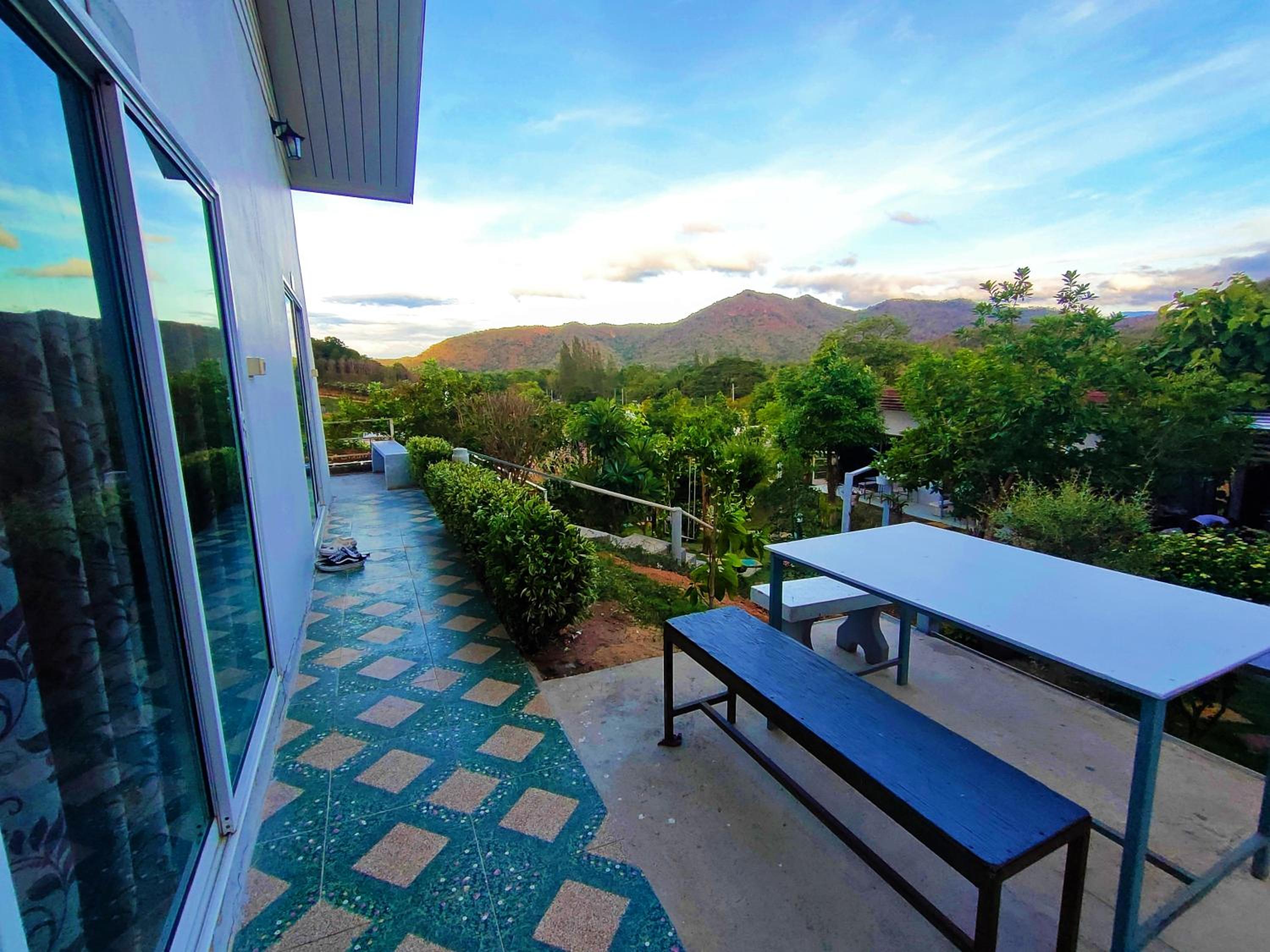 Double Room with Mountain View - Photo 2