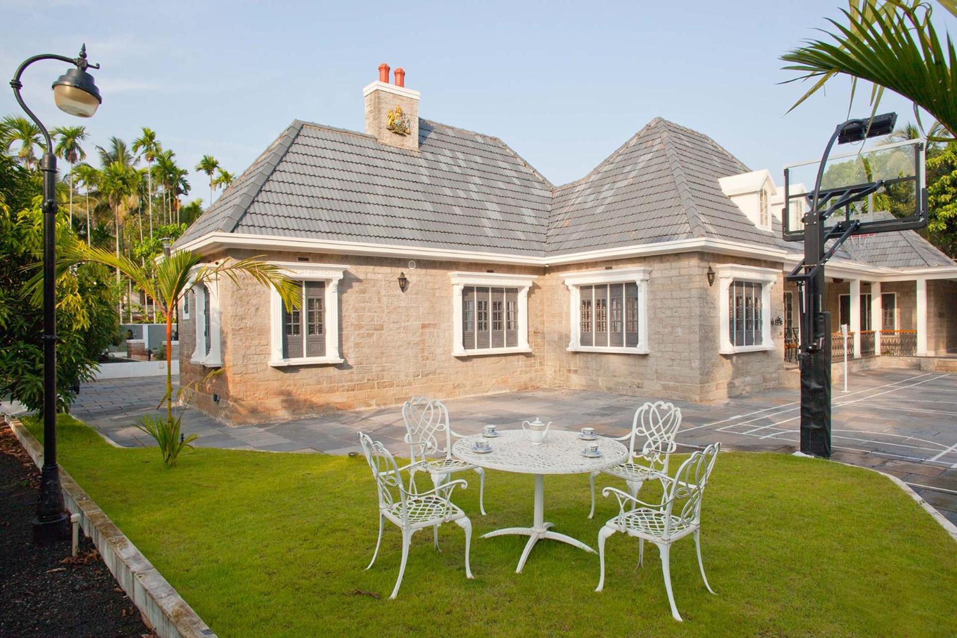 Villa photo 2
