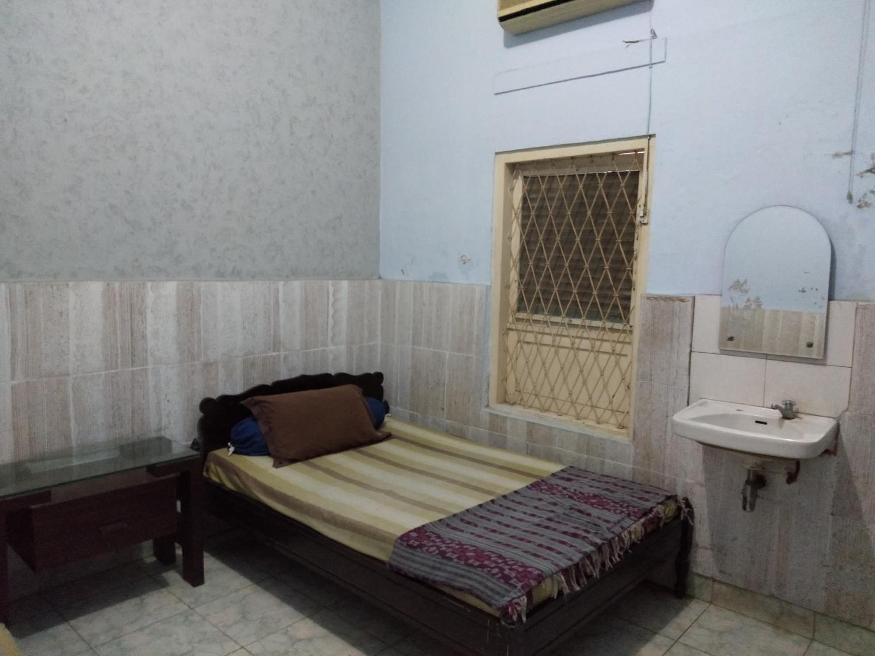 Standard Double Room with Fan photo 3