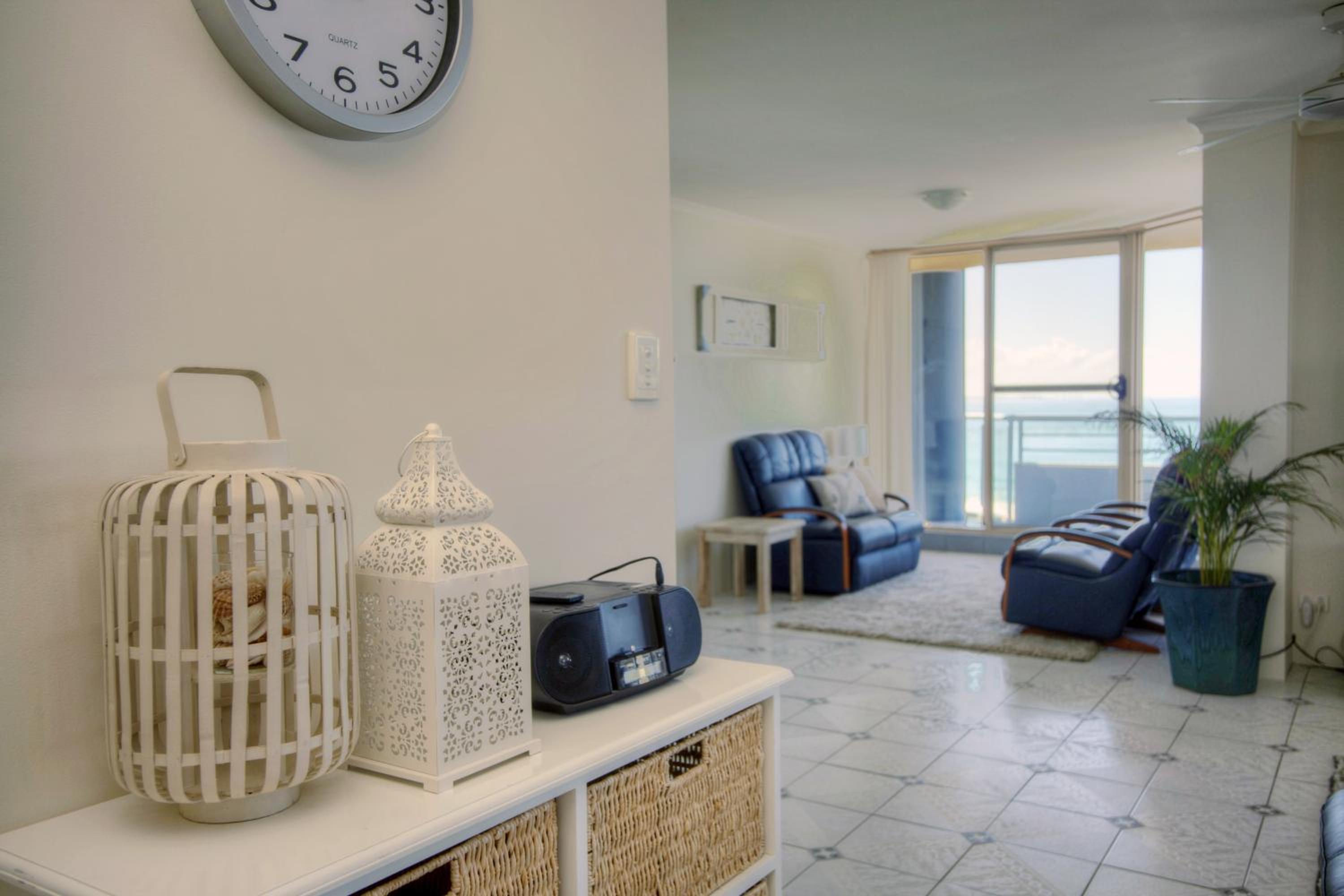 Three-Bedroom Sub-Penthouse Apartment - Level 9