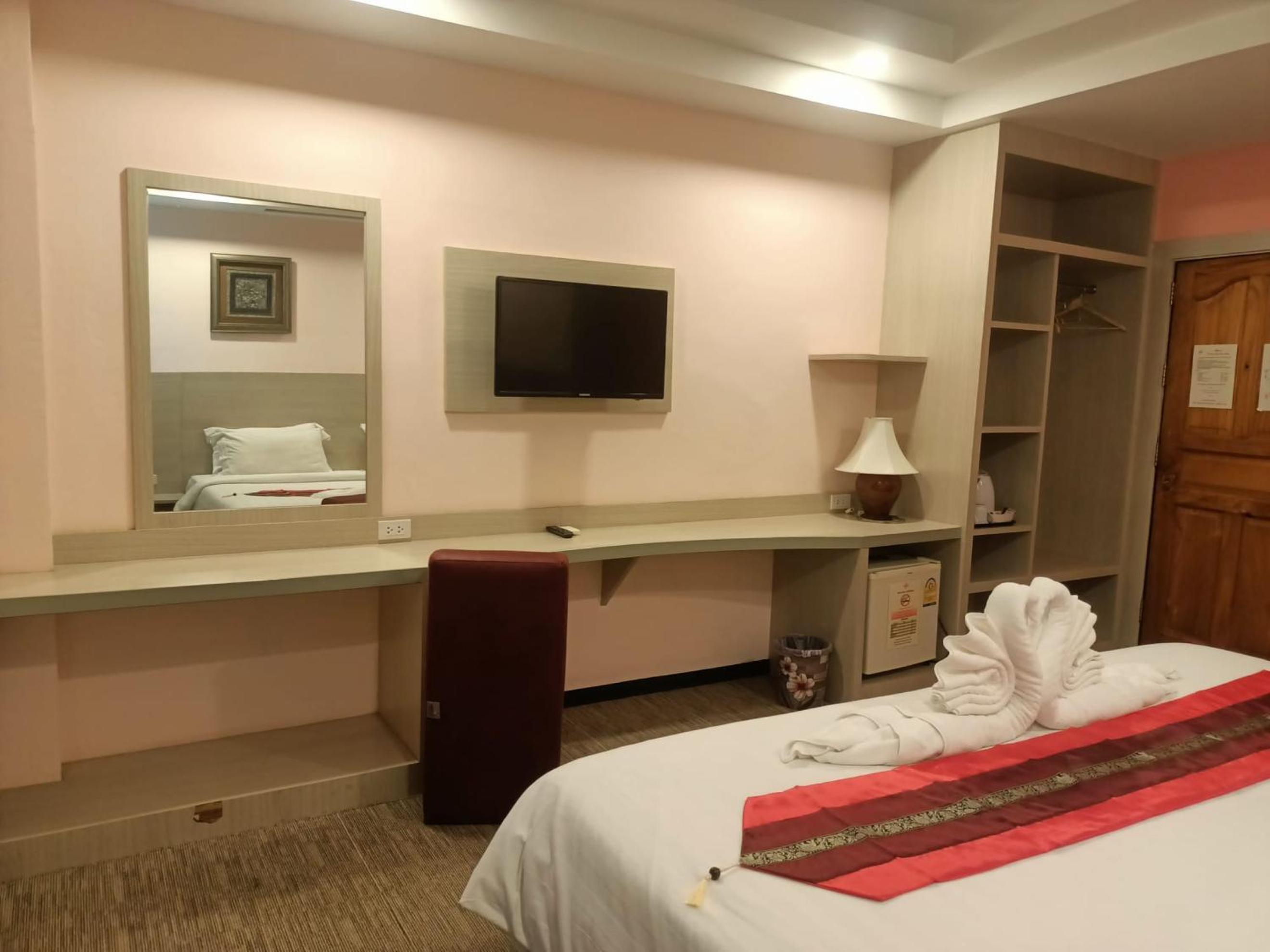 Deluxe Double or Twin Room - Photo 3