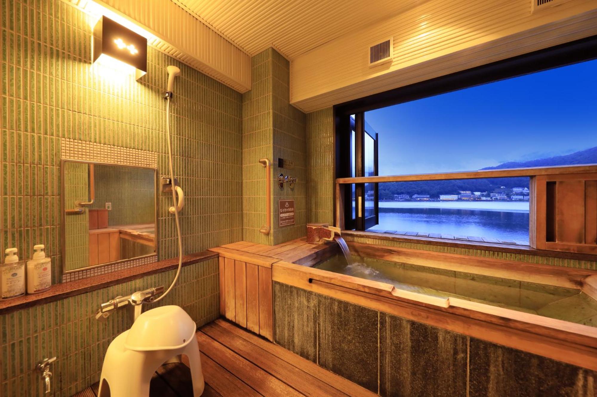 Deluxe Room with Tatami Area and Open-Air Bath with Lake View (3 adults) - Non-Smoking - East Building thumbnail 5