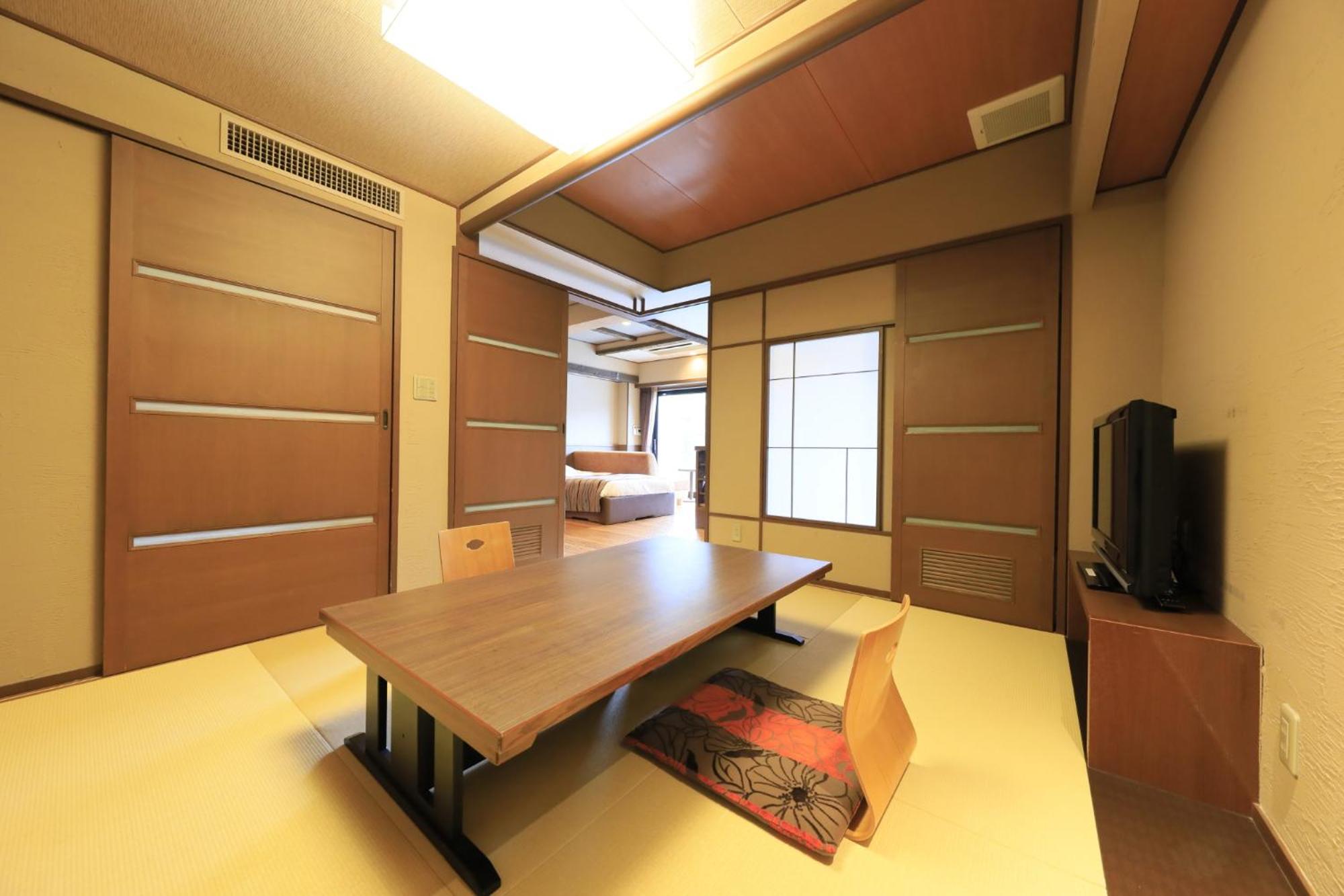 Deluxe Room with Tatami Area and Open-Air Bath with Lake View (4 adults) - Non-Smoking - East Building
