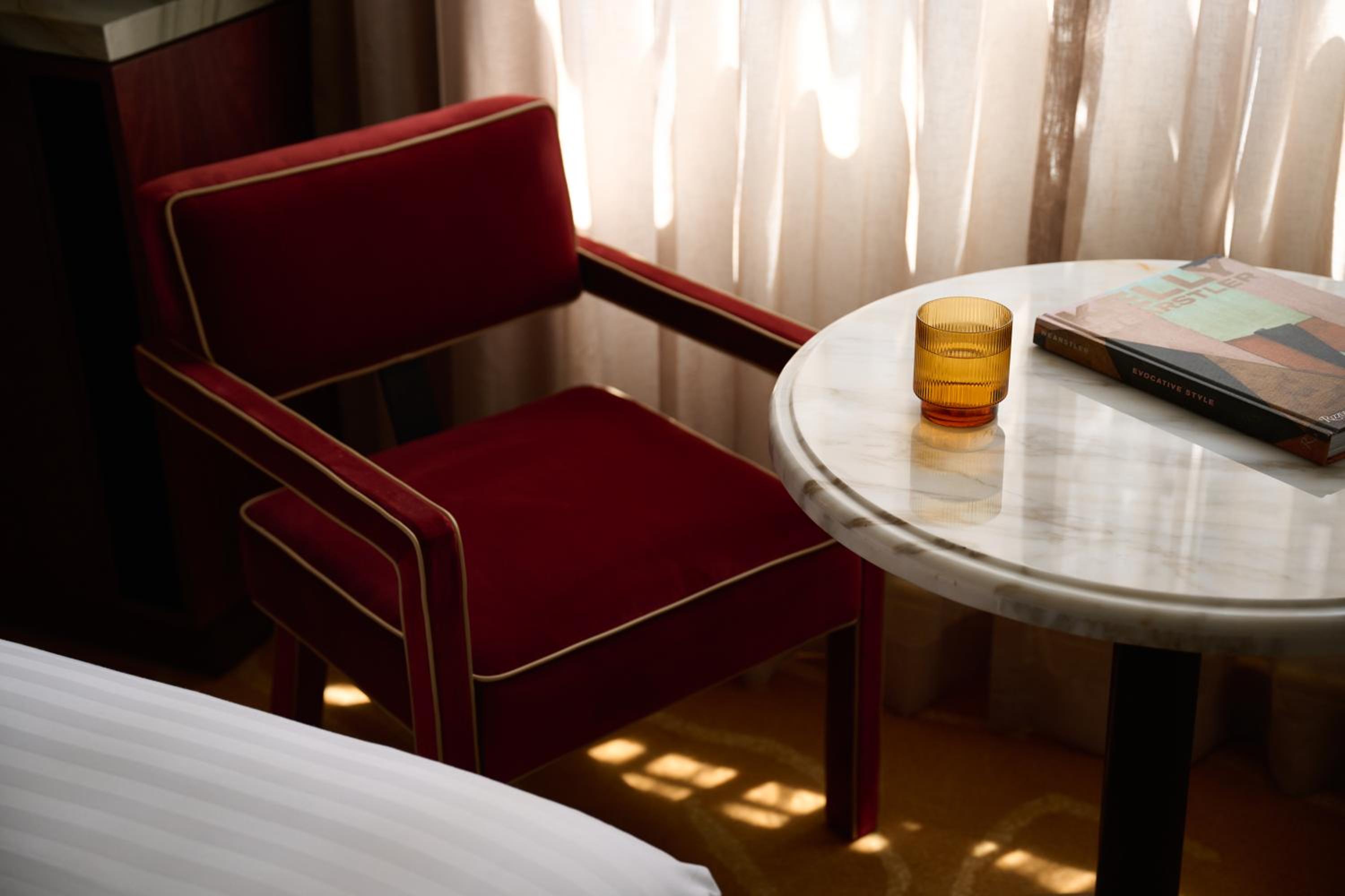 Morris King Room thumbnail 6