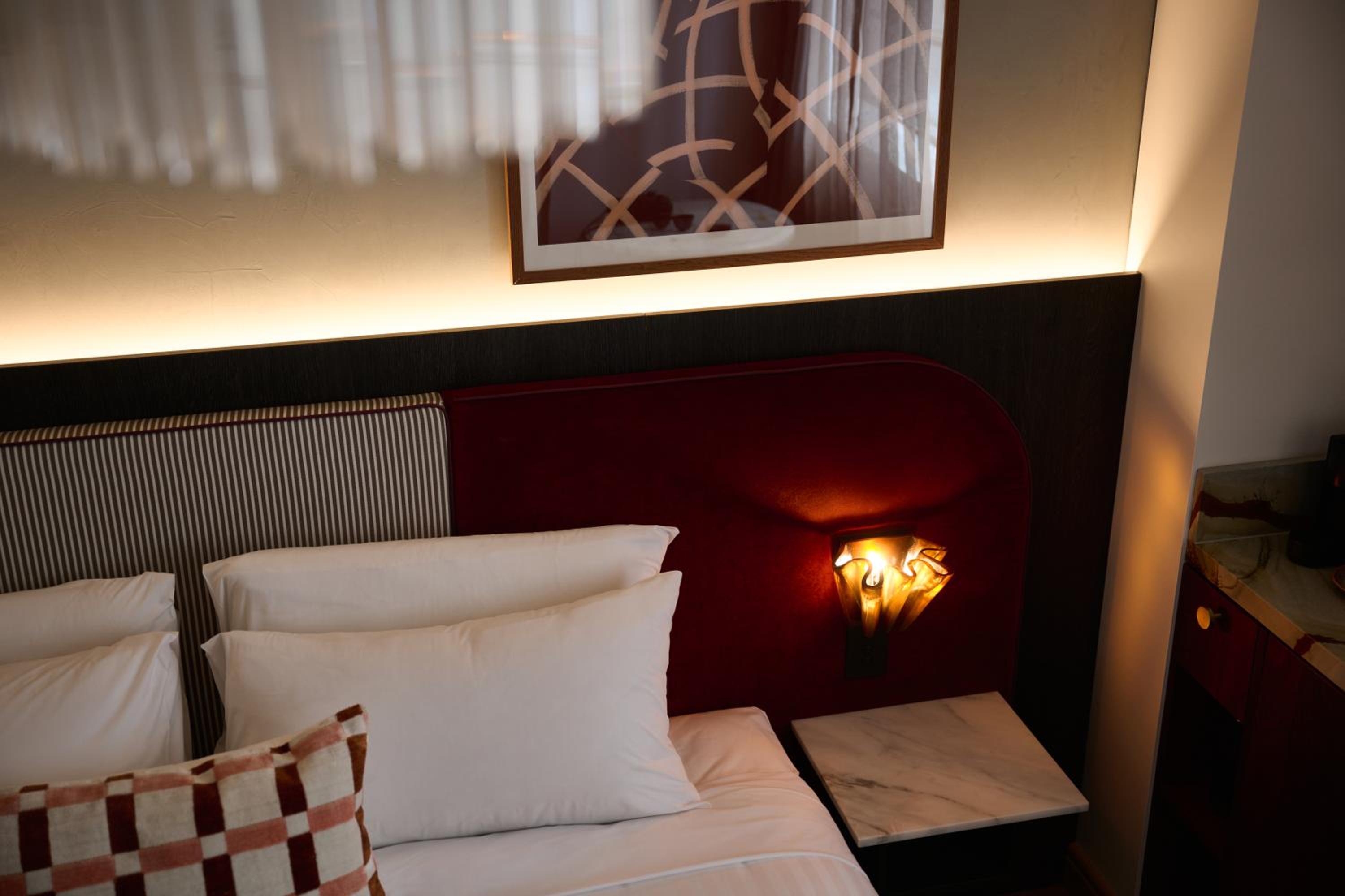 Morris King Room thumbnail 5