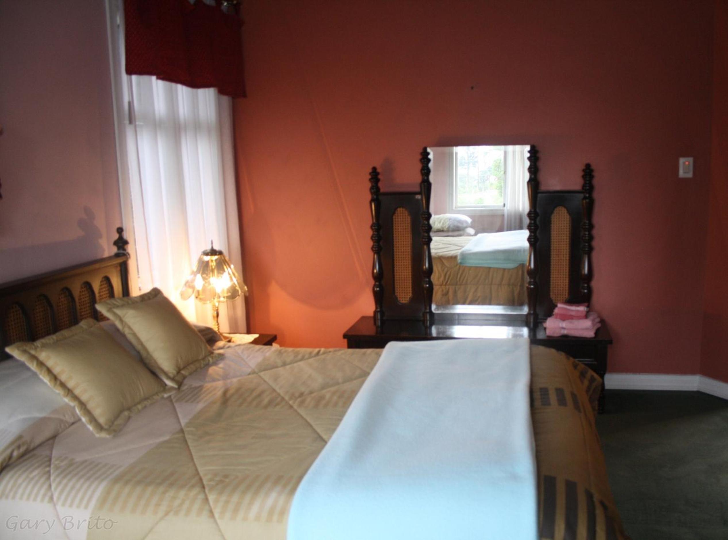 Single Room with Shared Bathroom