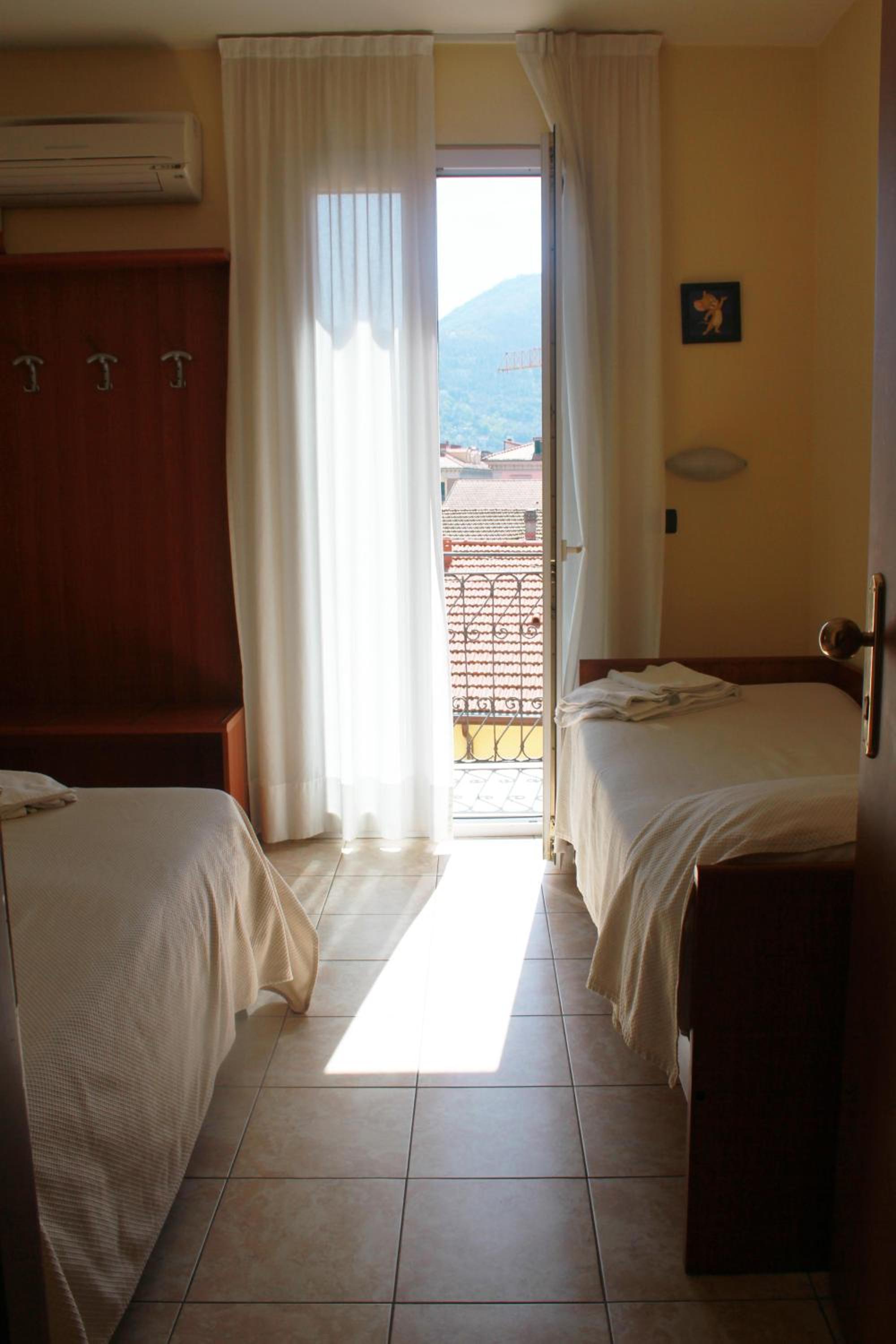Quadruple Room - Photo 4