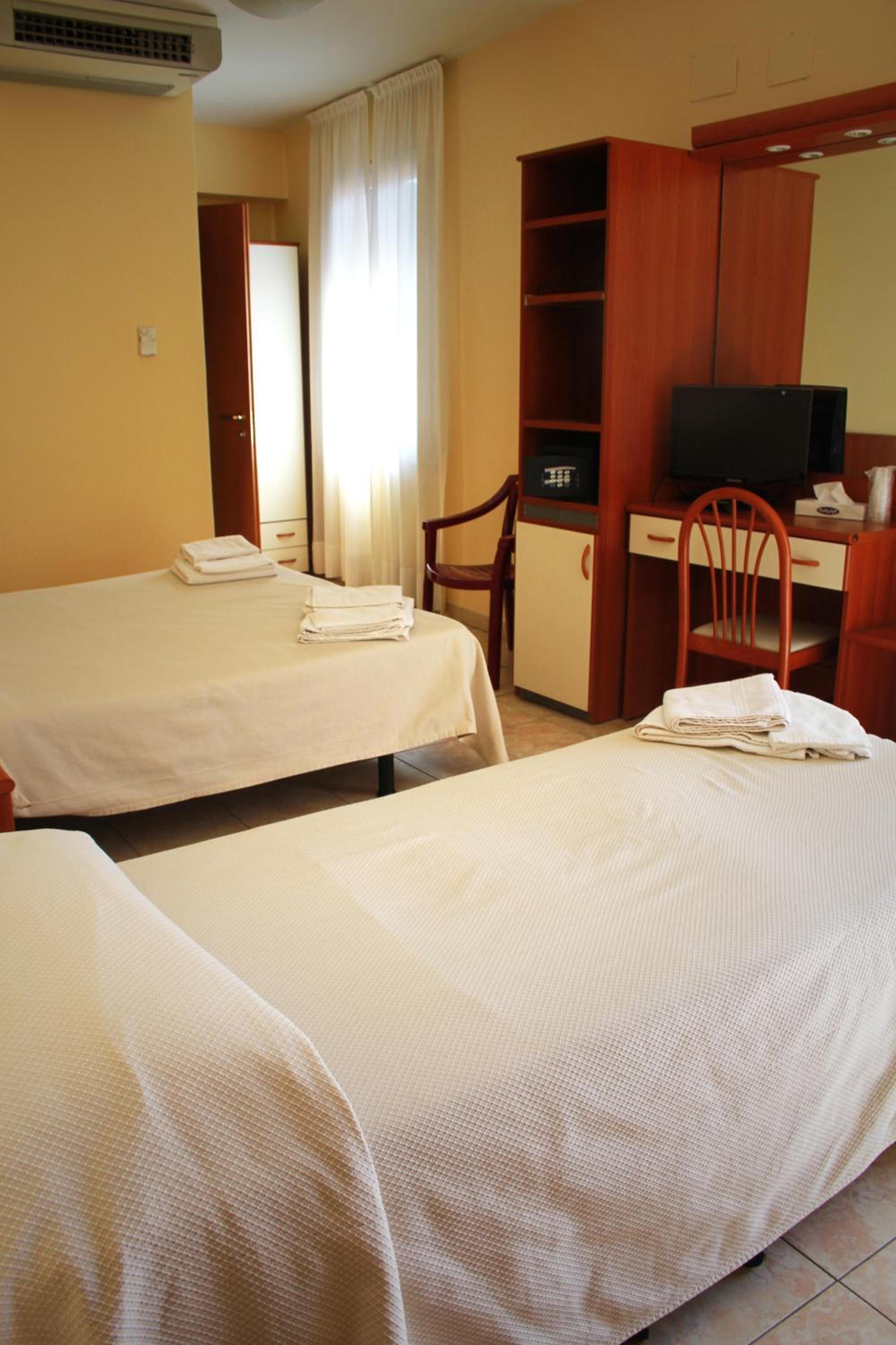 Triple Room - Photo 1