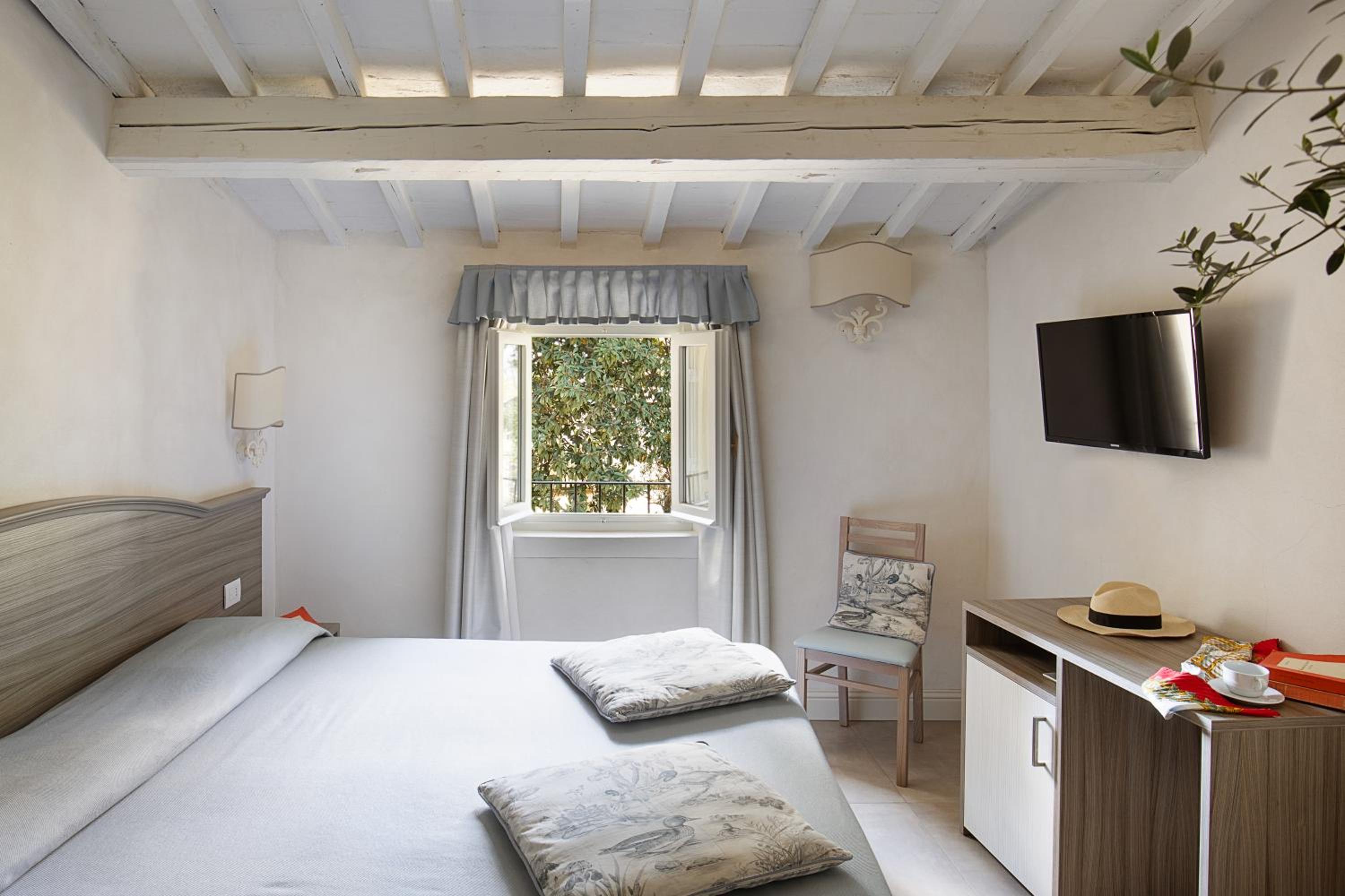 Small Double Room photo 3
