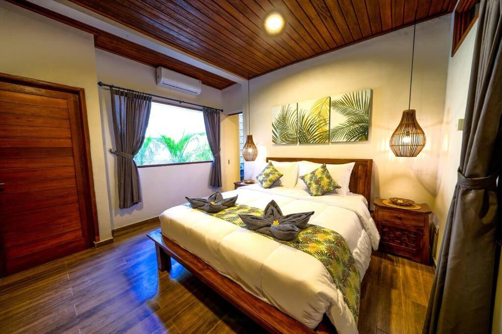Villa photo 2